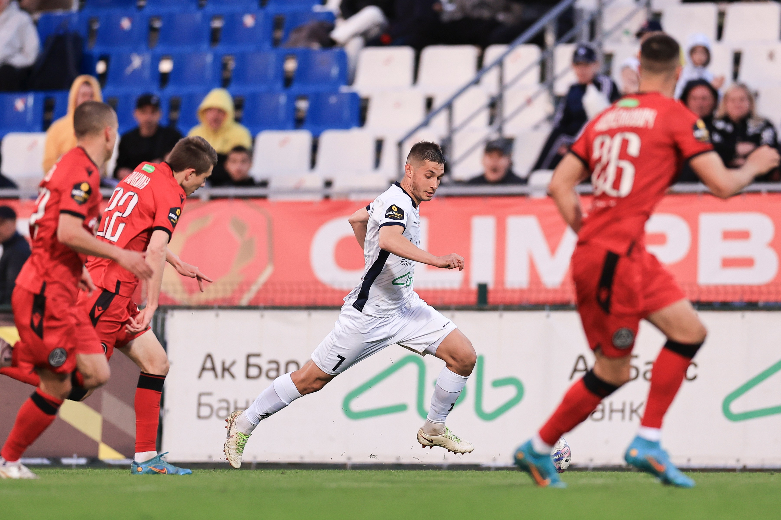 ФК Камаз — ФК Акрон. Спортивный репортажный фотограф Казань Нафис Сиразетдинов