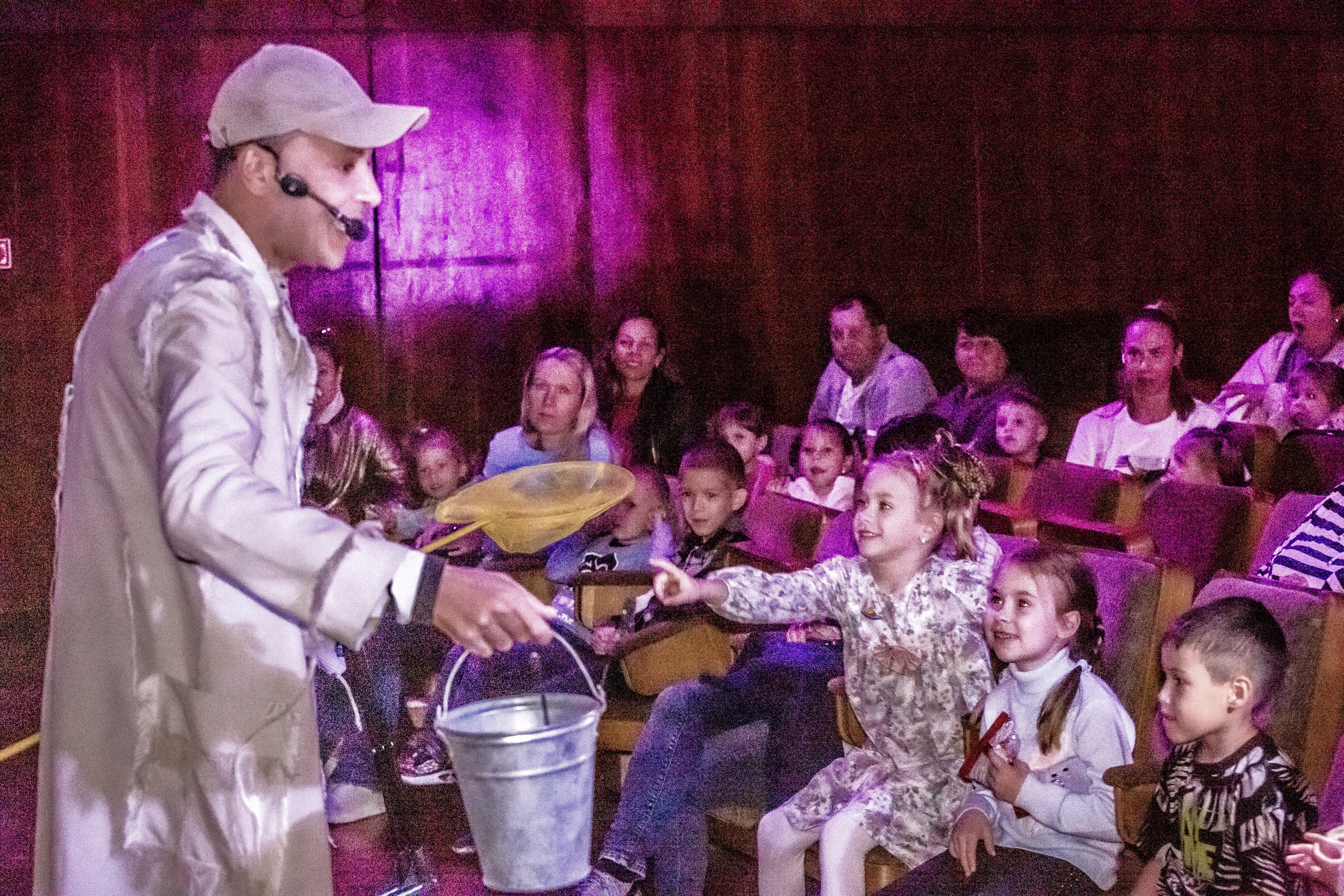 Спектакль театра Саквояж Лягушка путешествиница. Фотограф в Сочи Юрий Шептаев