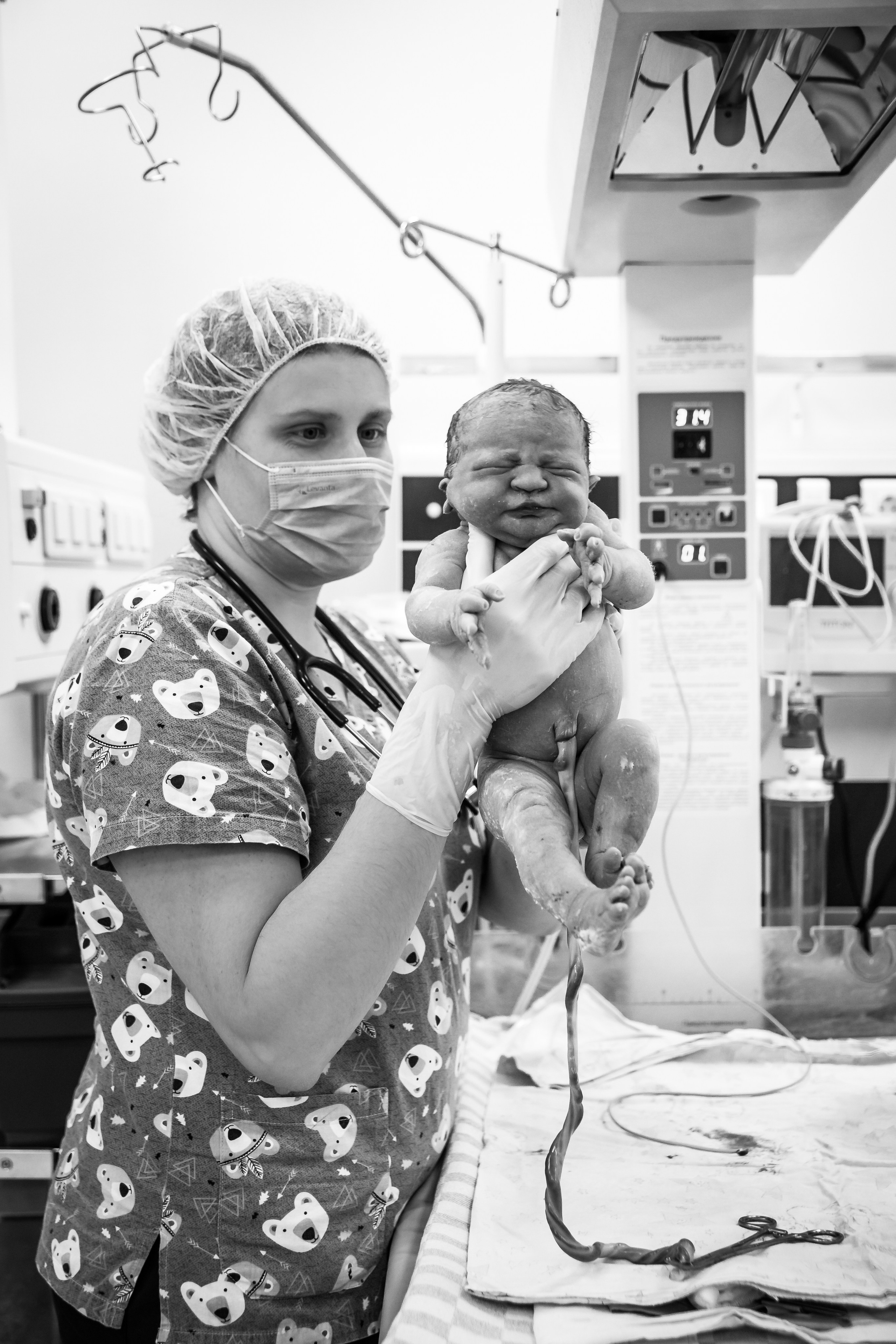 Олеся. Фотосъёмки в роддоме. Семейный фотограф в Калуге Ирина Ушакова. Фотограф на роды