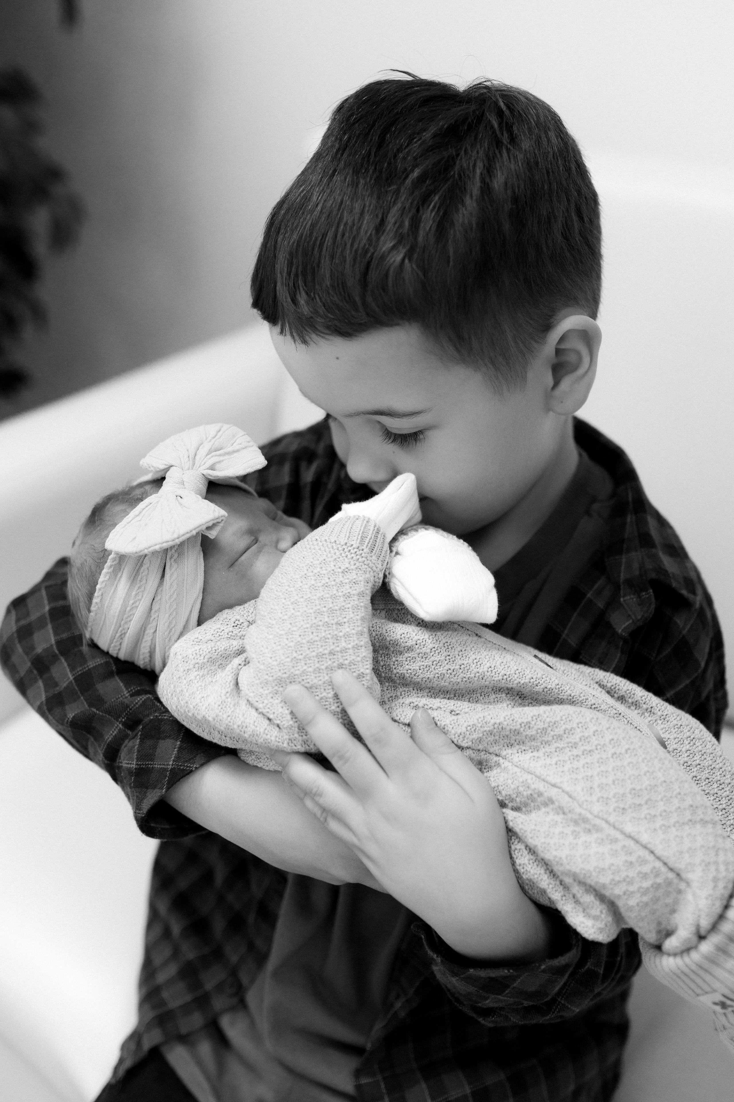 Фотограф на выписку из роддома в Краснодаре, выписка из Екатерининского роддома, фотограф Яна Морева. Семейный фотограф в Краснодаре Яна Морева