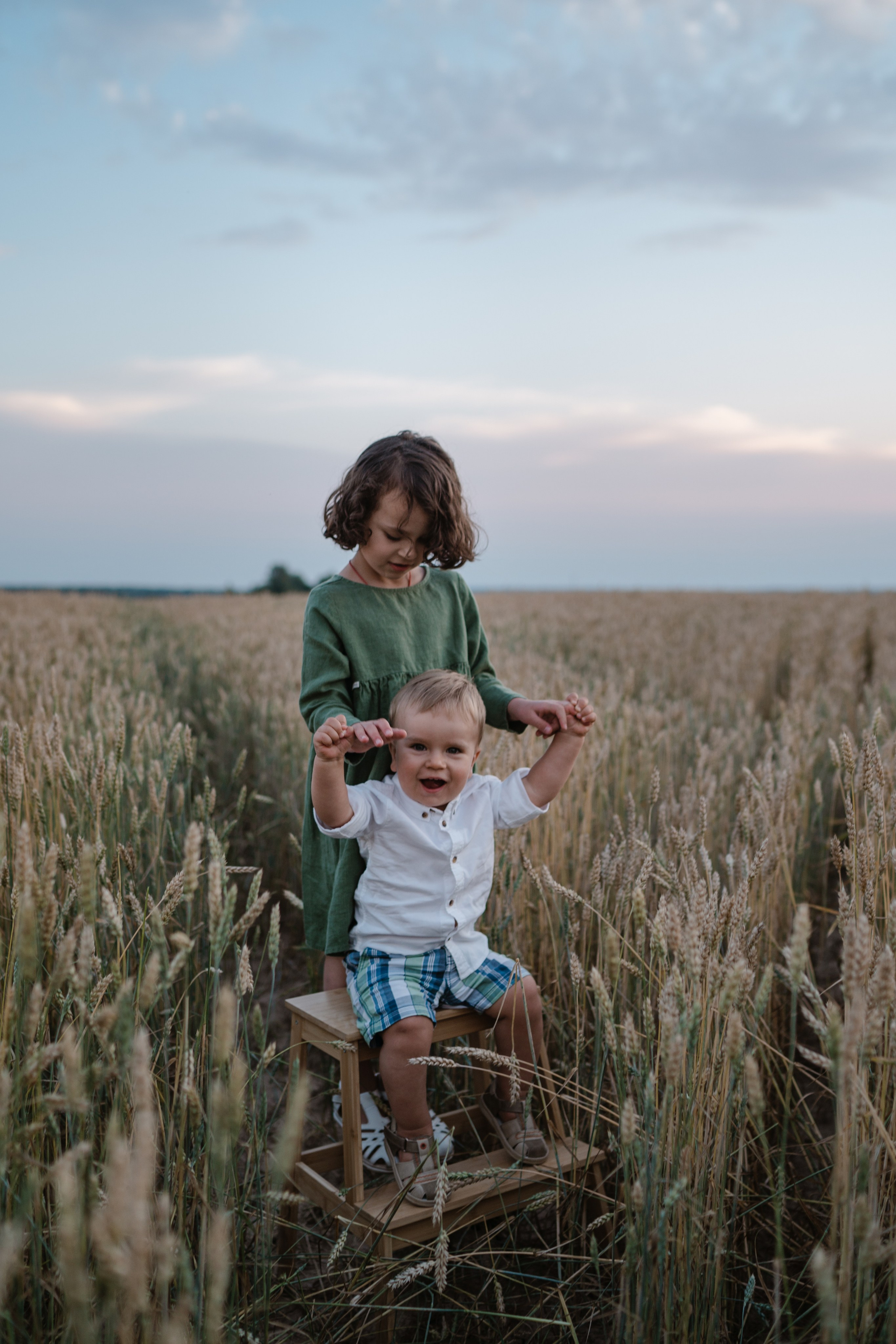 Вечер в колосках. Семейный и детский фотограф Москва Дарья Бугра