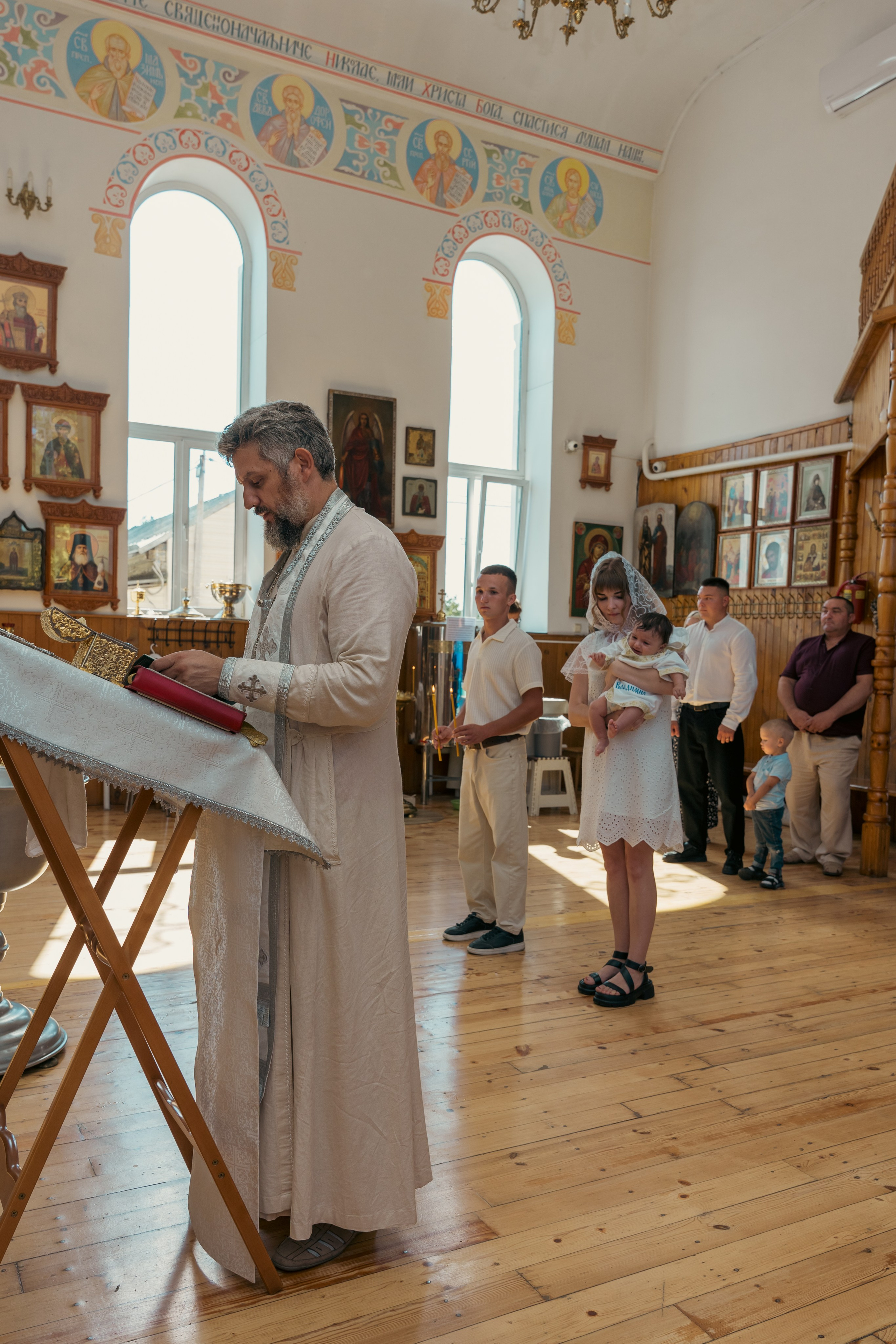 Крещение малыша Владимира: начало духовного пути. Фотограф |Ленинск, Волжский, Волгоград| Наталья Савилова
