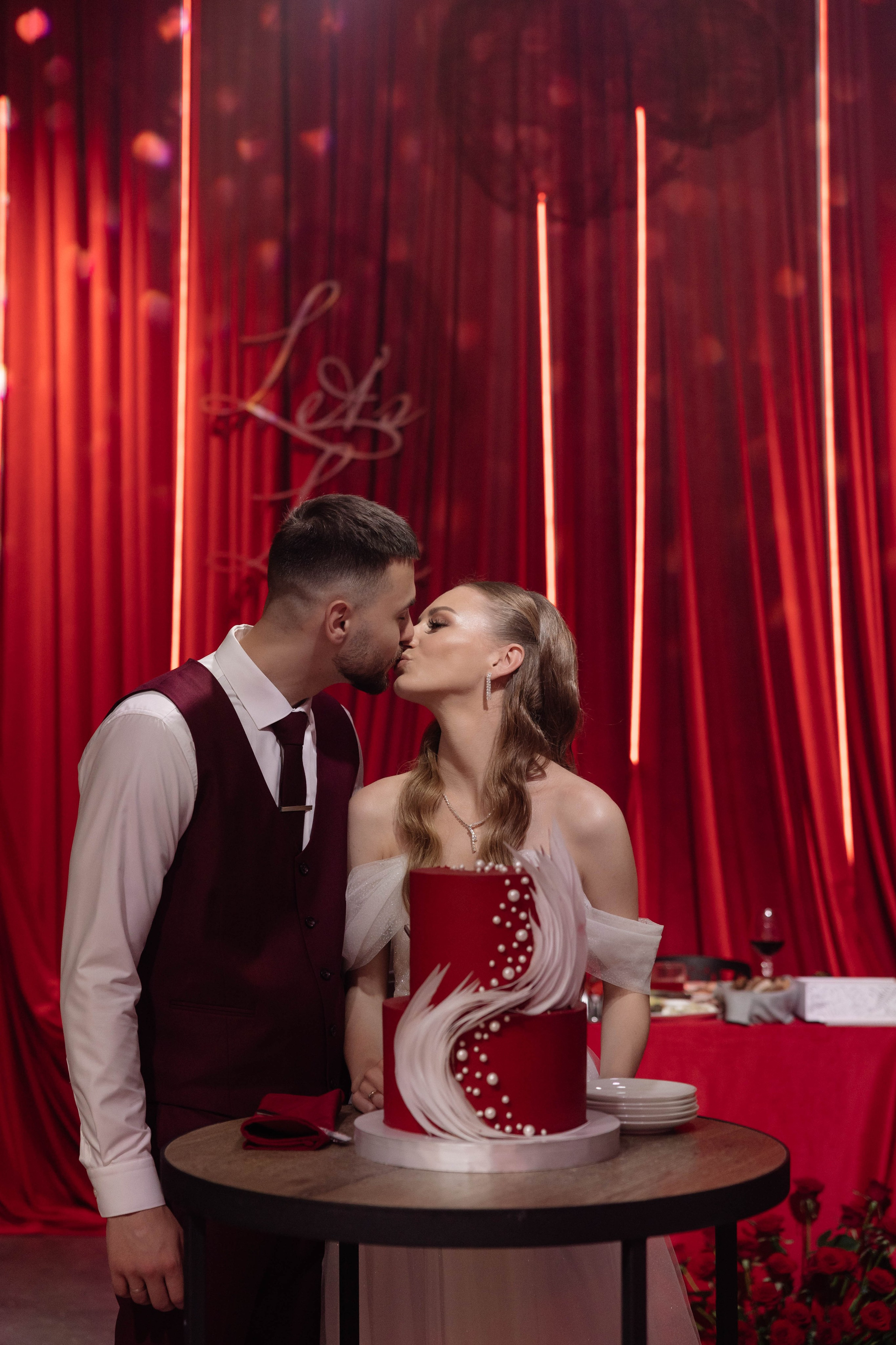 Red wedding. Свадебный фотограф Красноярск Элина Леонова