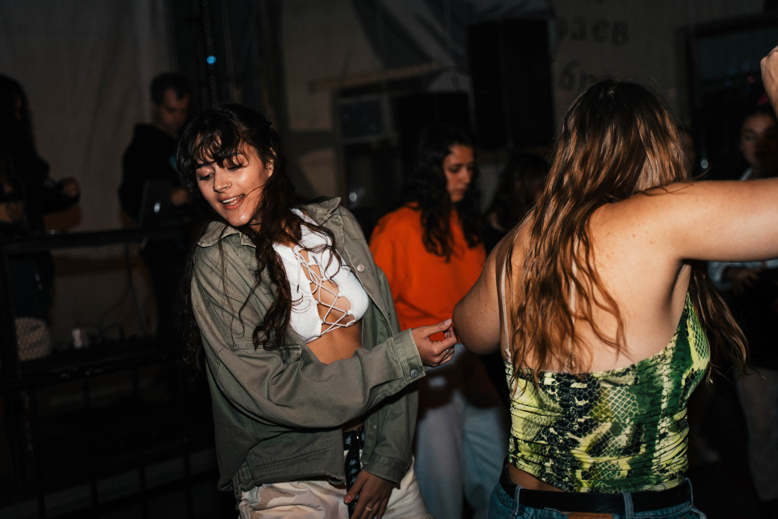 Kwbng afro-dancehall jam. Фотограф и видеомейкер Alexandrine из Петербурга