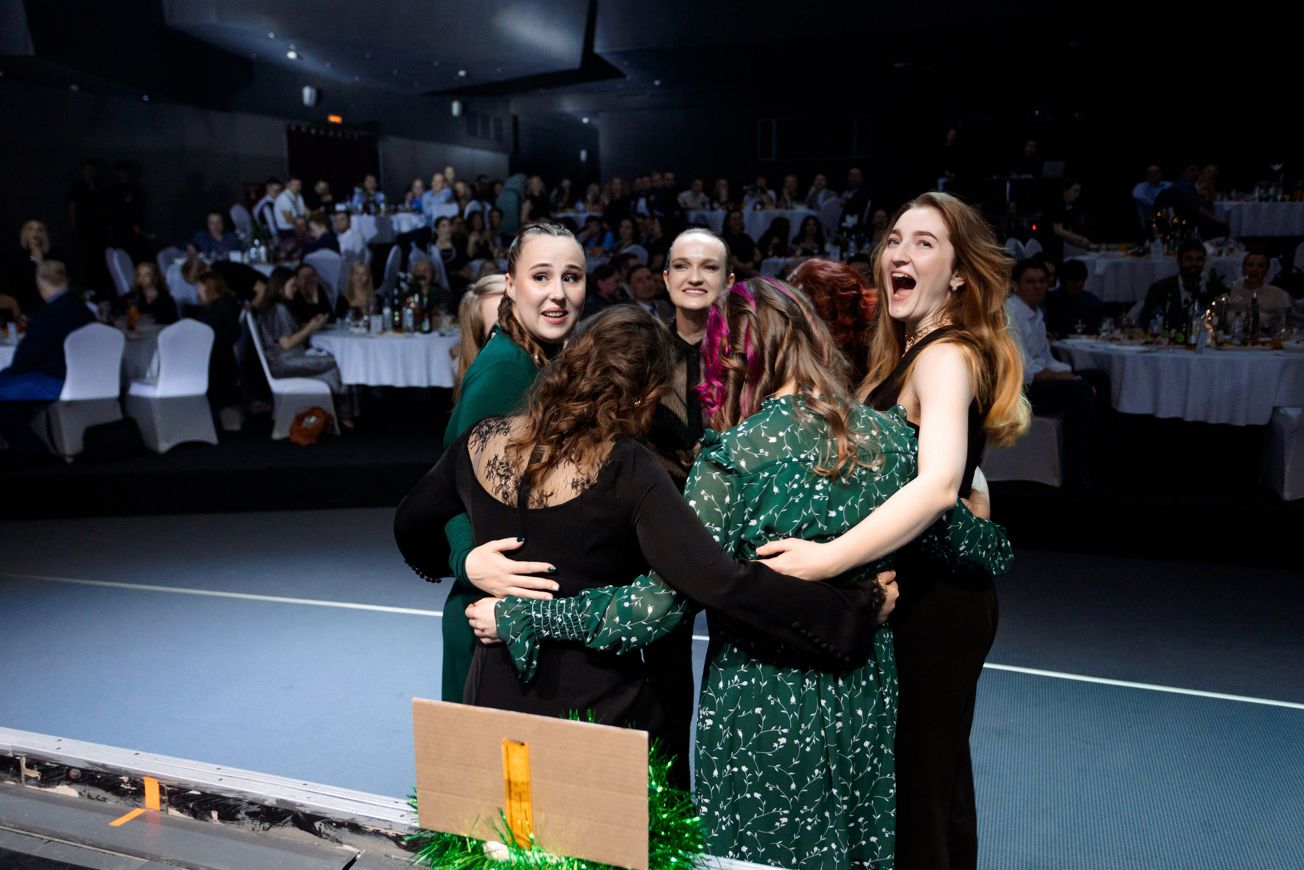 РЕПОРТАЖ: НОВЫЙ ГОД В ДК МЕТАЛЛУРГ. Профессиональный фотограф в Ижевске Леша Петров