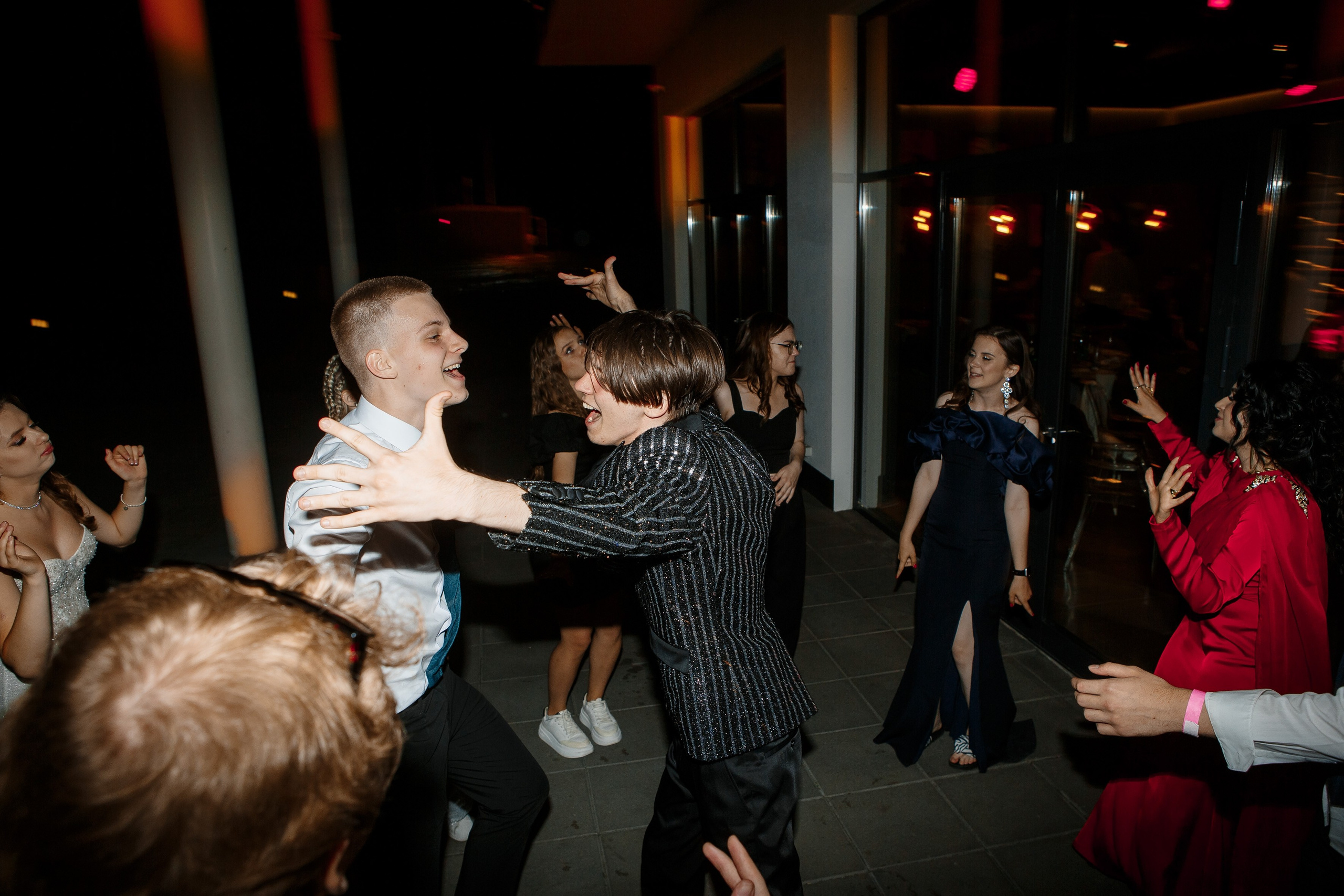 Выпускной Гимназия 12 2024 OpenHouse. Свадебный и портретный Фотограф в Липецке Дмитрий Котюков