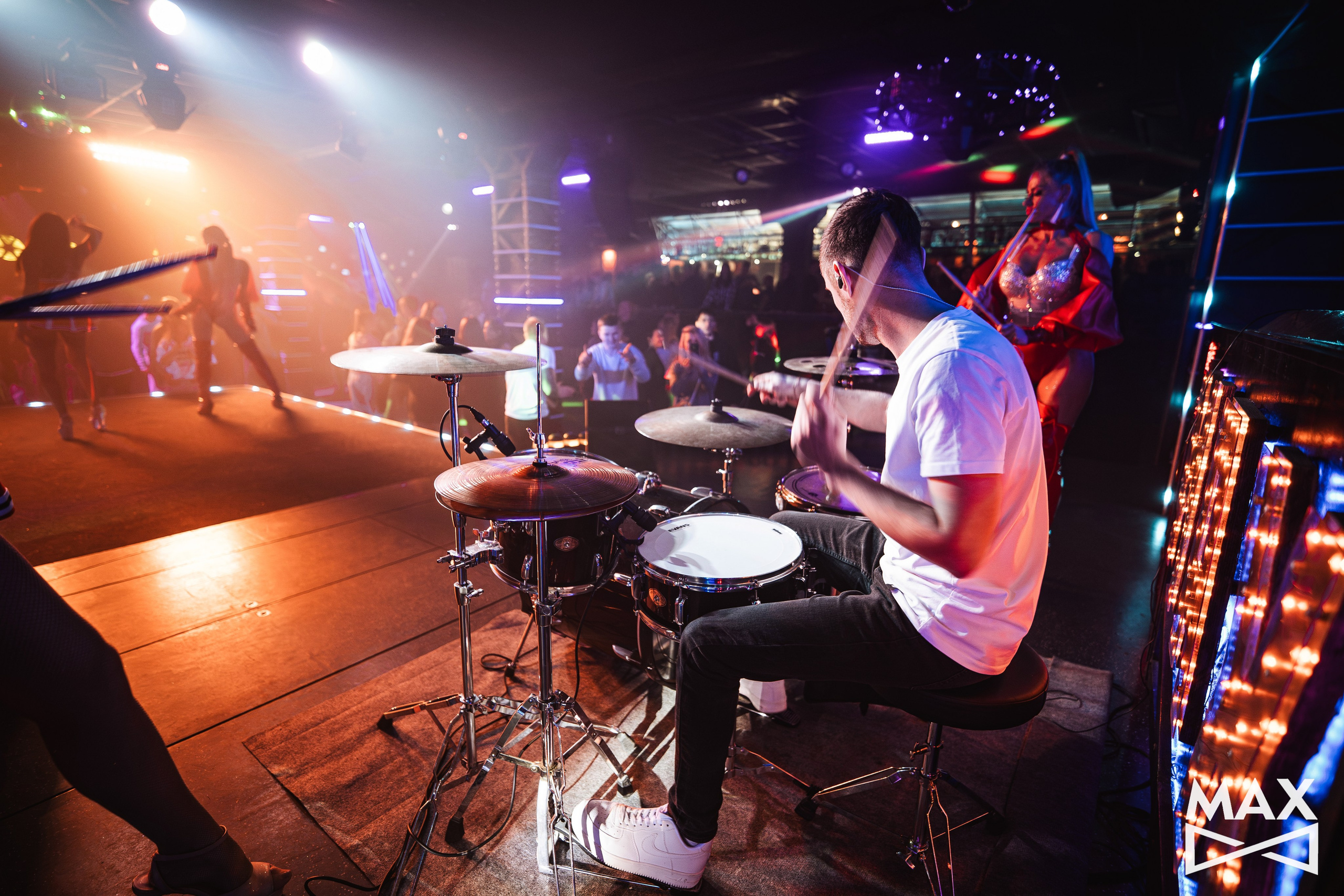 NIGHT CLUB «MAX». Фотограф Великий Новгород Артем Чернецкий