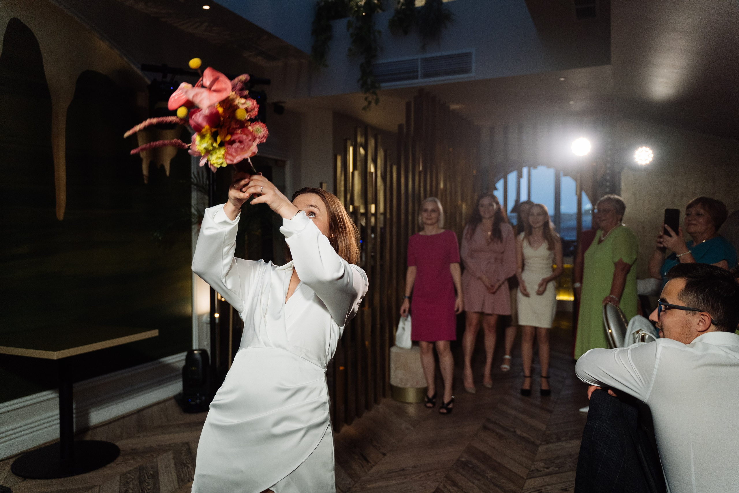 Свадьба на крыше Петербурга. Свадебный фотограф организатор в Санкт-Петербурге Ассоль Опарина