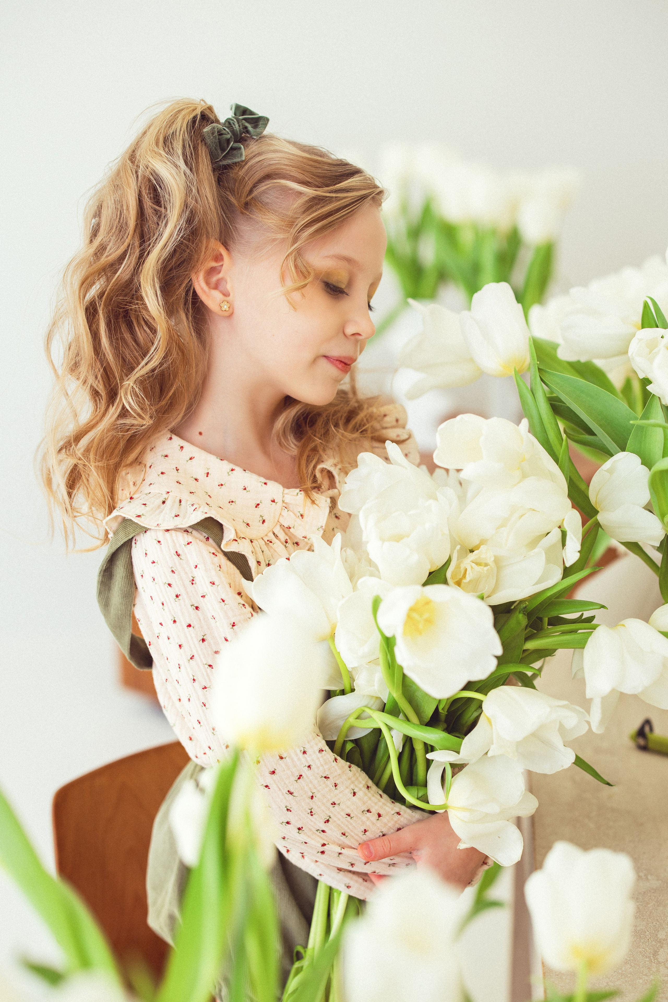 Фотосессия с белыми Тюльпанами, 2024 г. Семейный и детский фотограф в Краснодаре Анна Трашкова