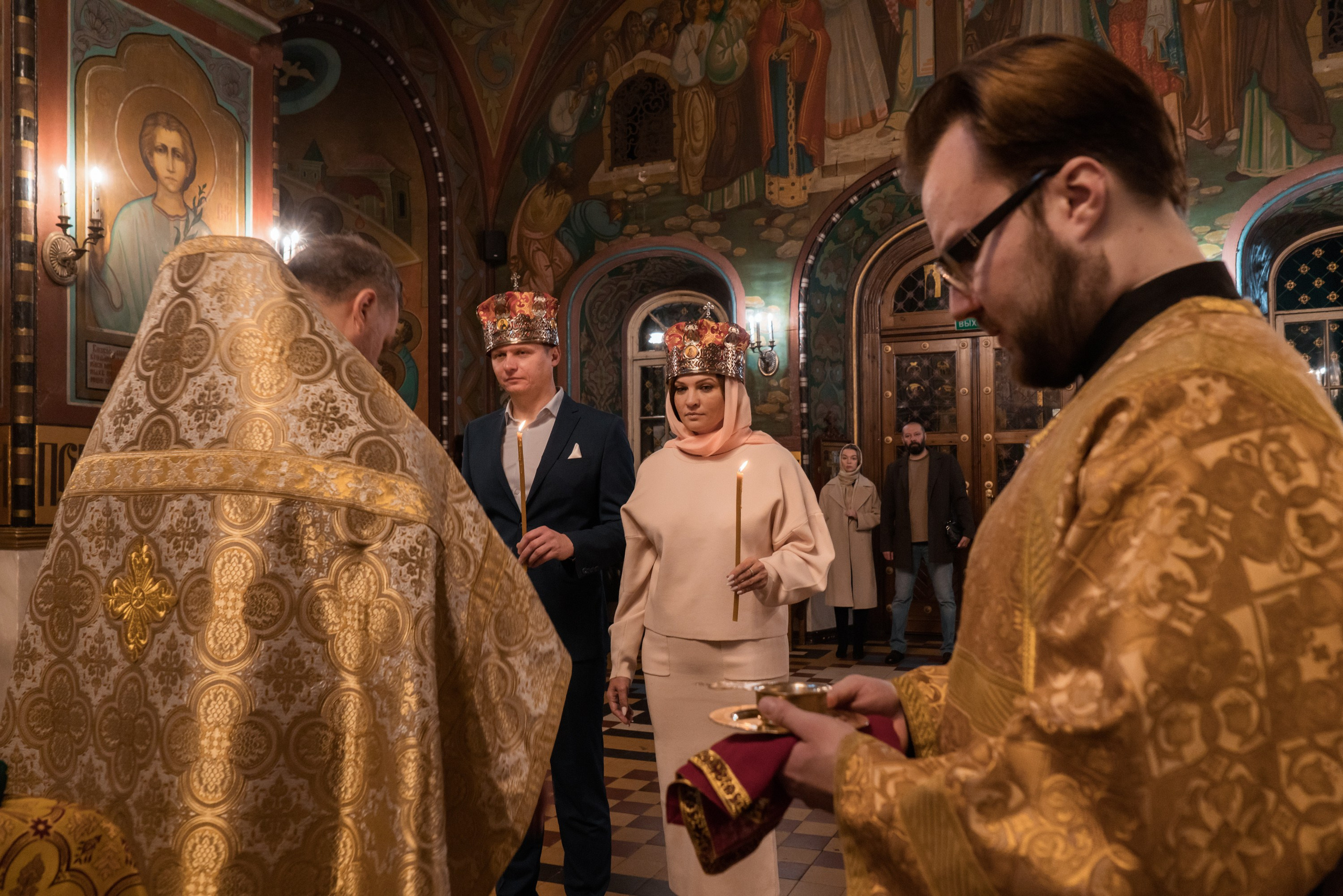 Венчание в храме Петра и Павла в Петергофе. Контент- фотограф, рилсмейкер в Санкт- Петербурге Елена Грие