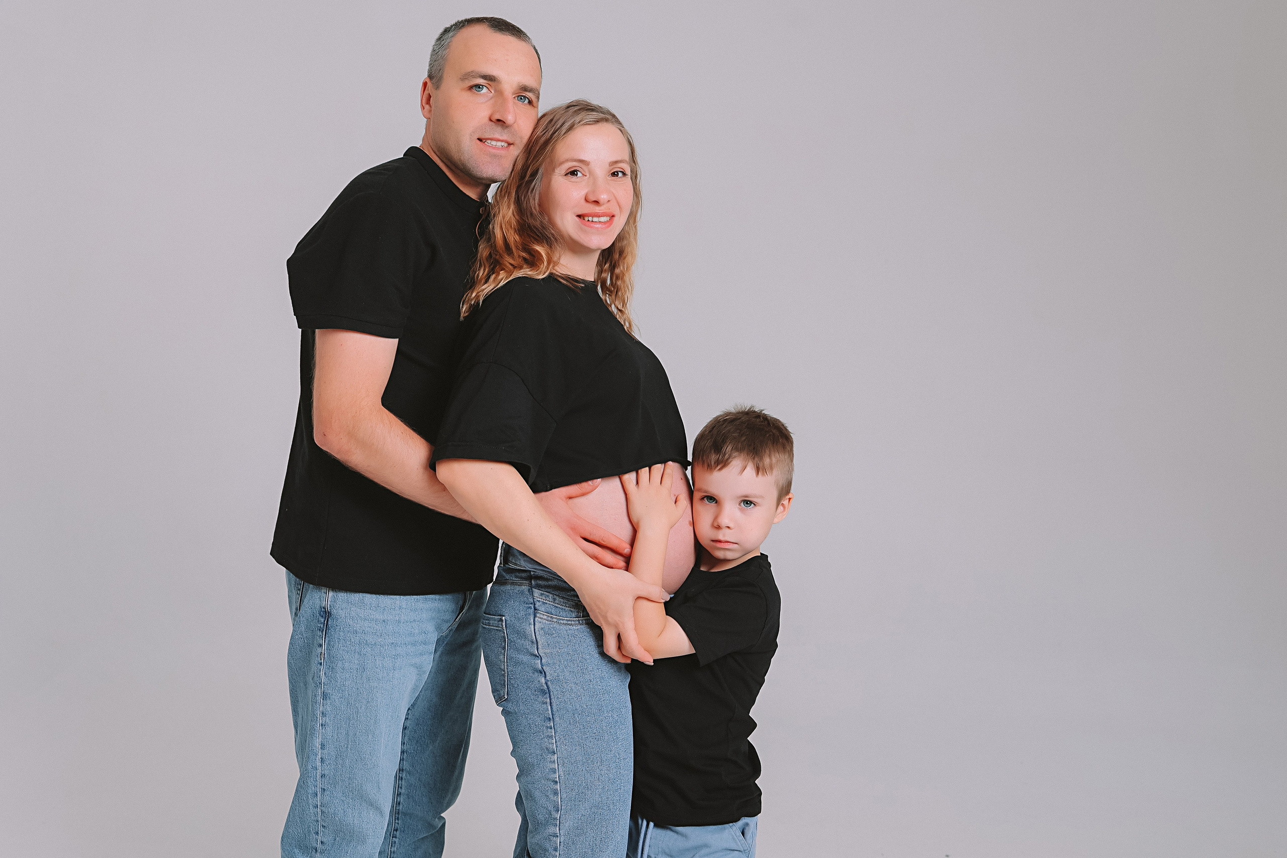 Фататум циклорама и зал. Семейный фотограф Тюмень, фотограф на роды Салмина Мария