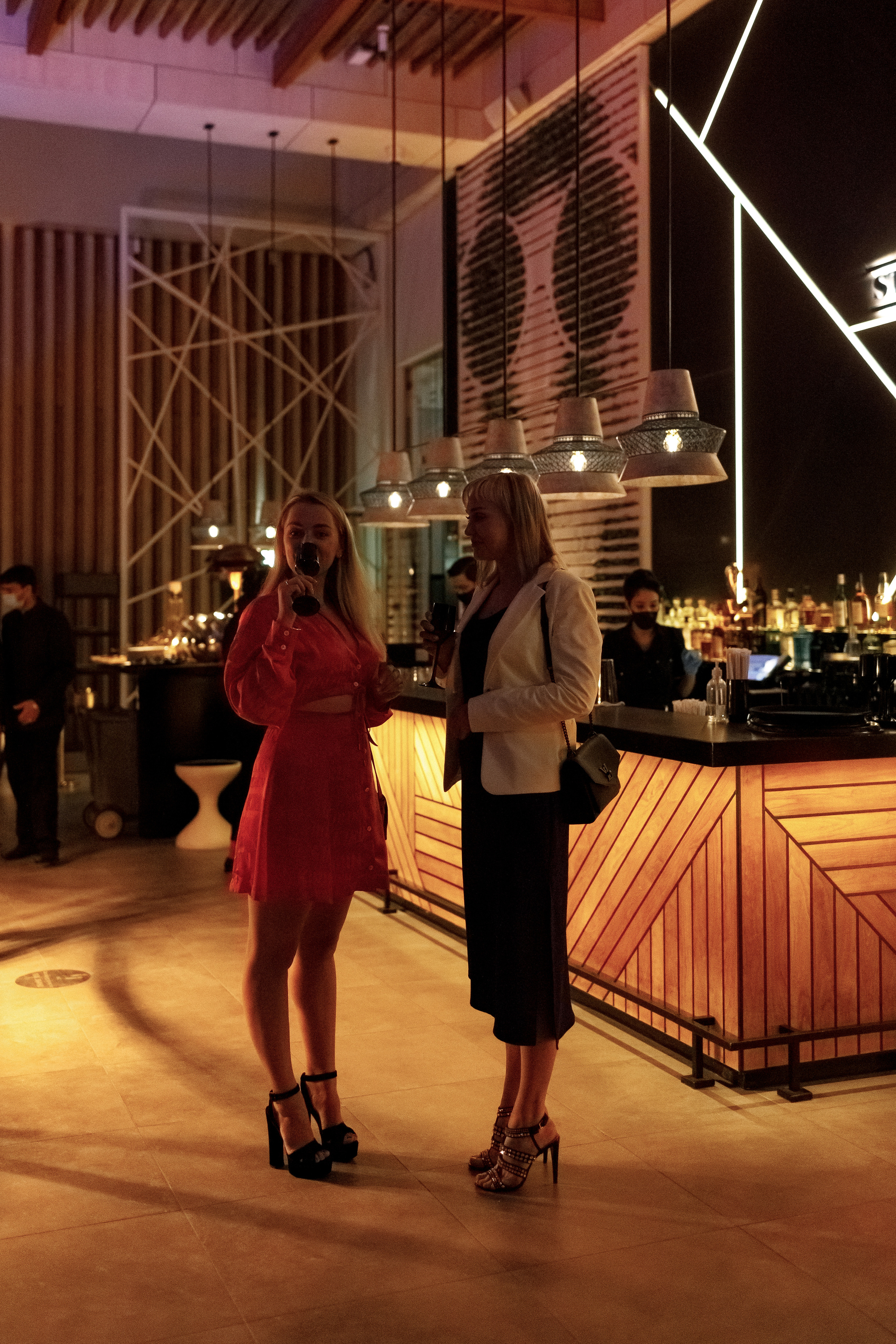 Ужин в st.TROP. Портретный фотограф в Санкт-Петербурге Саша Гореликова