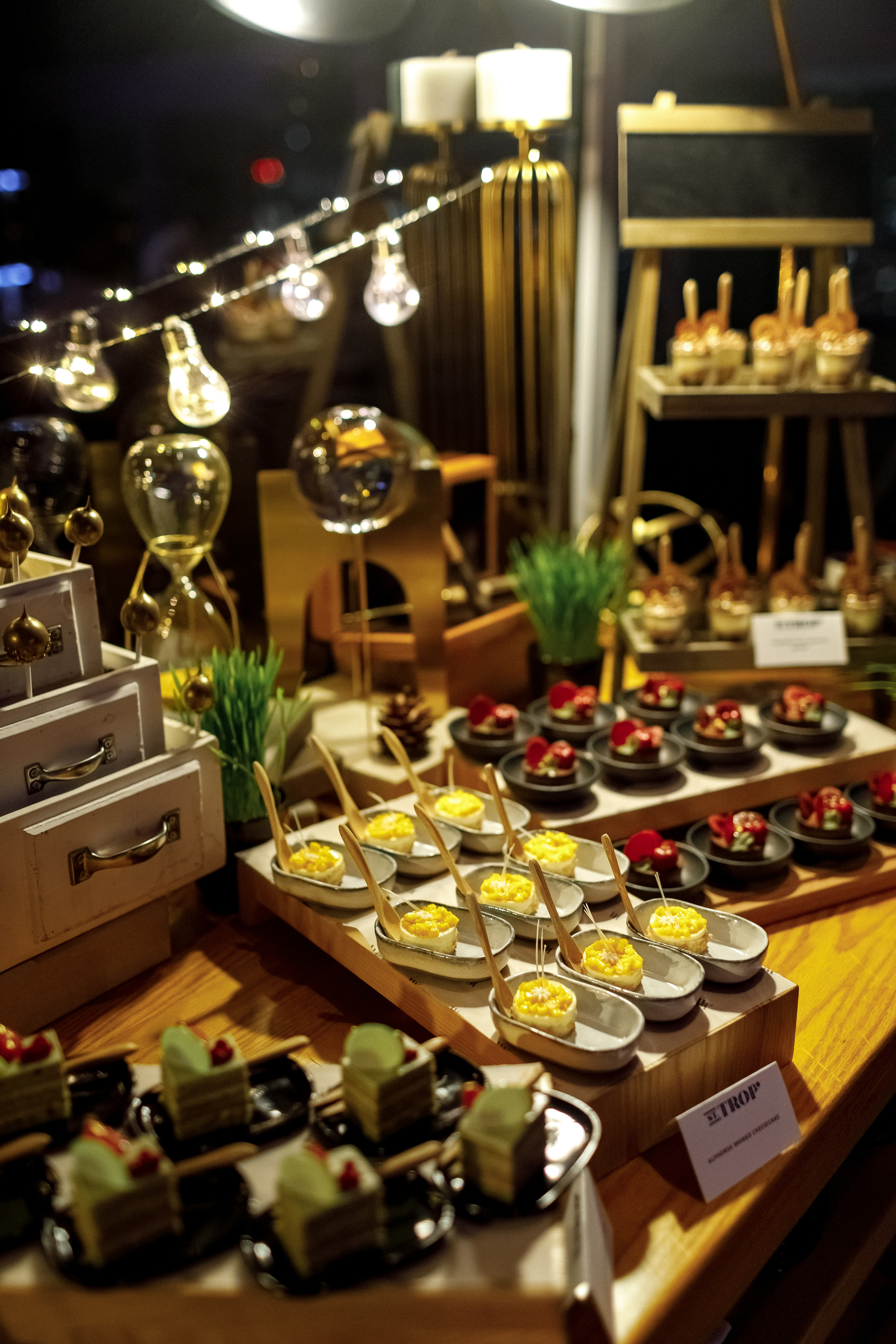 Ужин в st.TROP. Портретный фотограф в Санкт-Петербурге Саша Гореликова