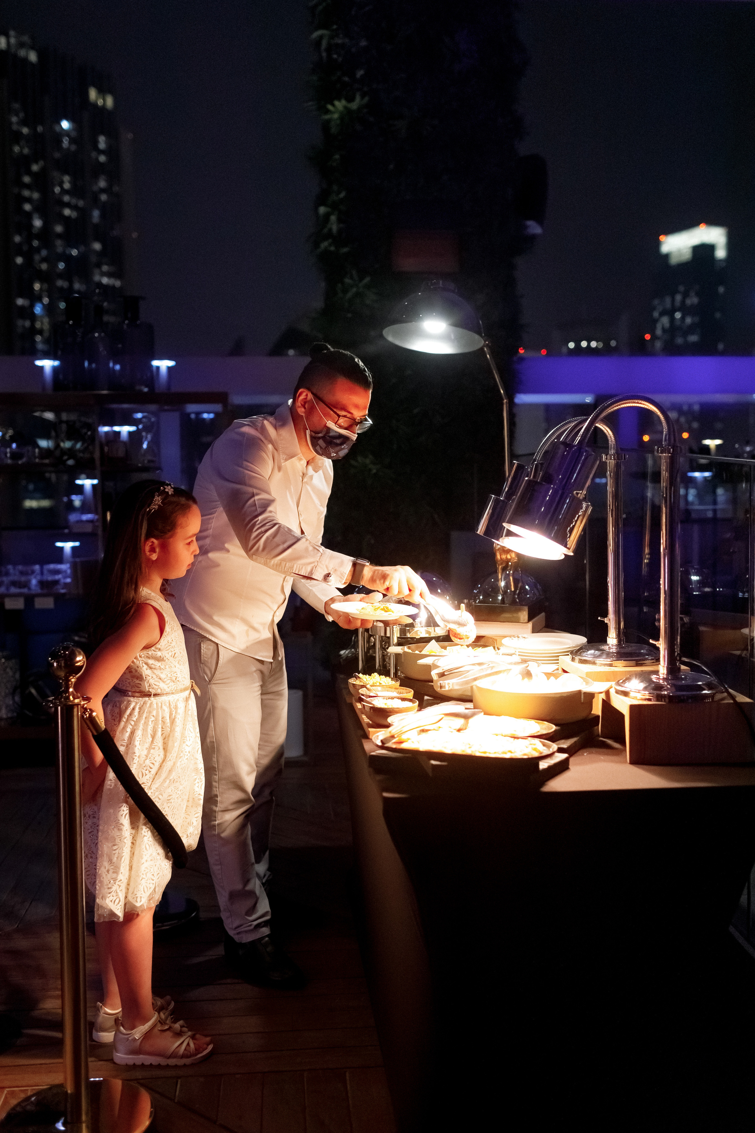 Ужин в st.TROP. Портретный фотограф в Санкт-Петербурге Саша Гореликова