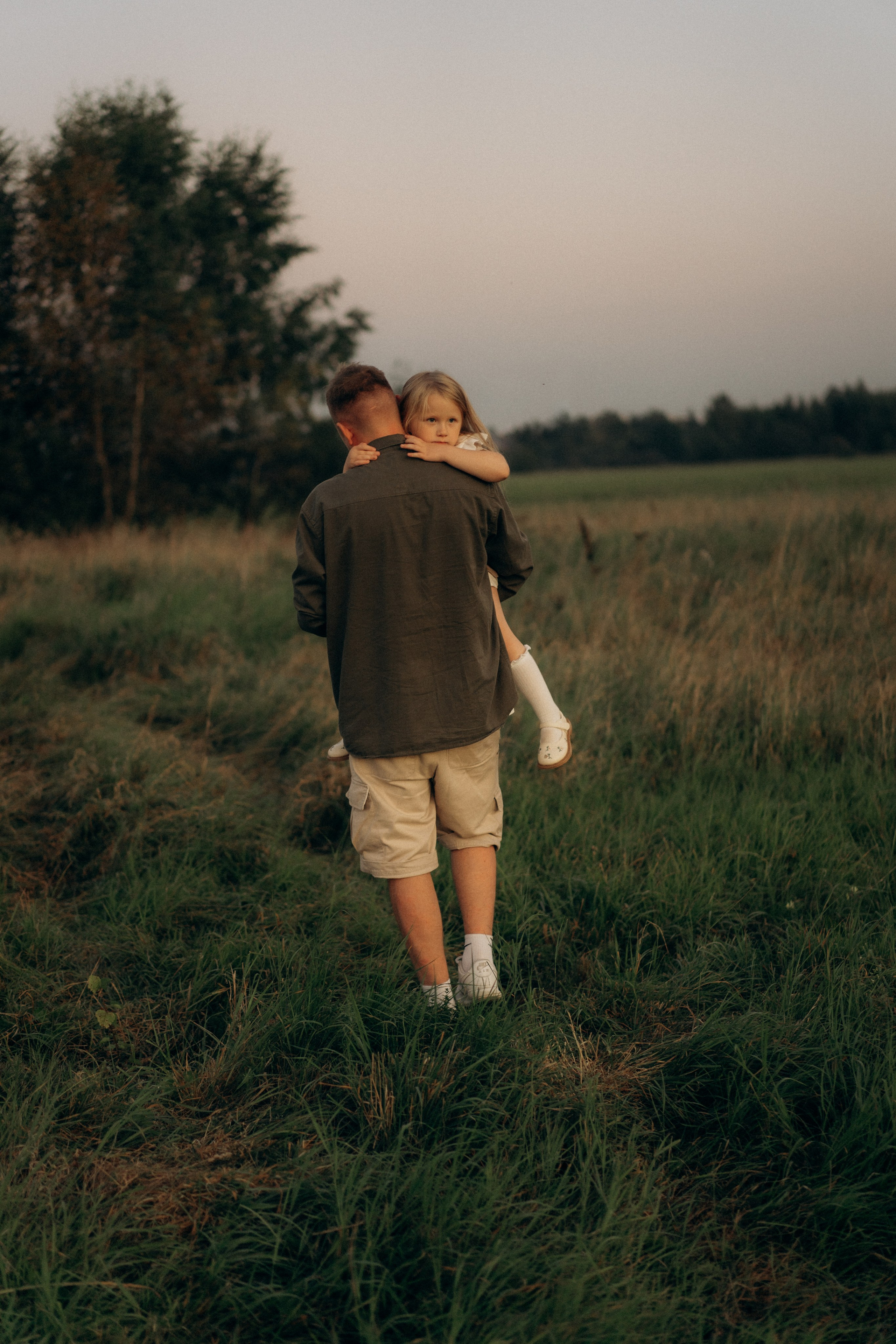 Летний вечер в поле. Семейный lifestyle фотограф в Москве Рената Рафикова