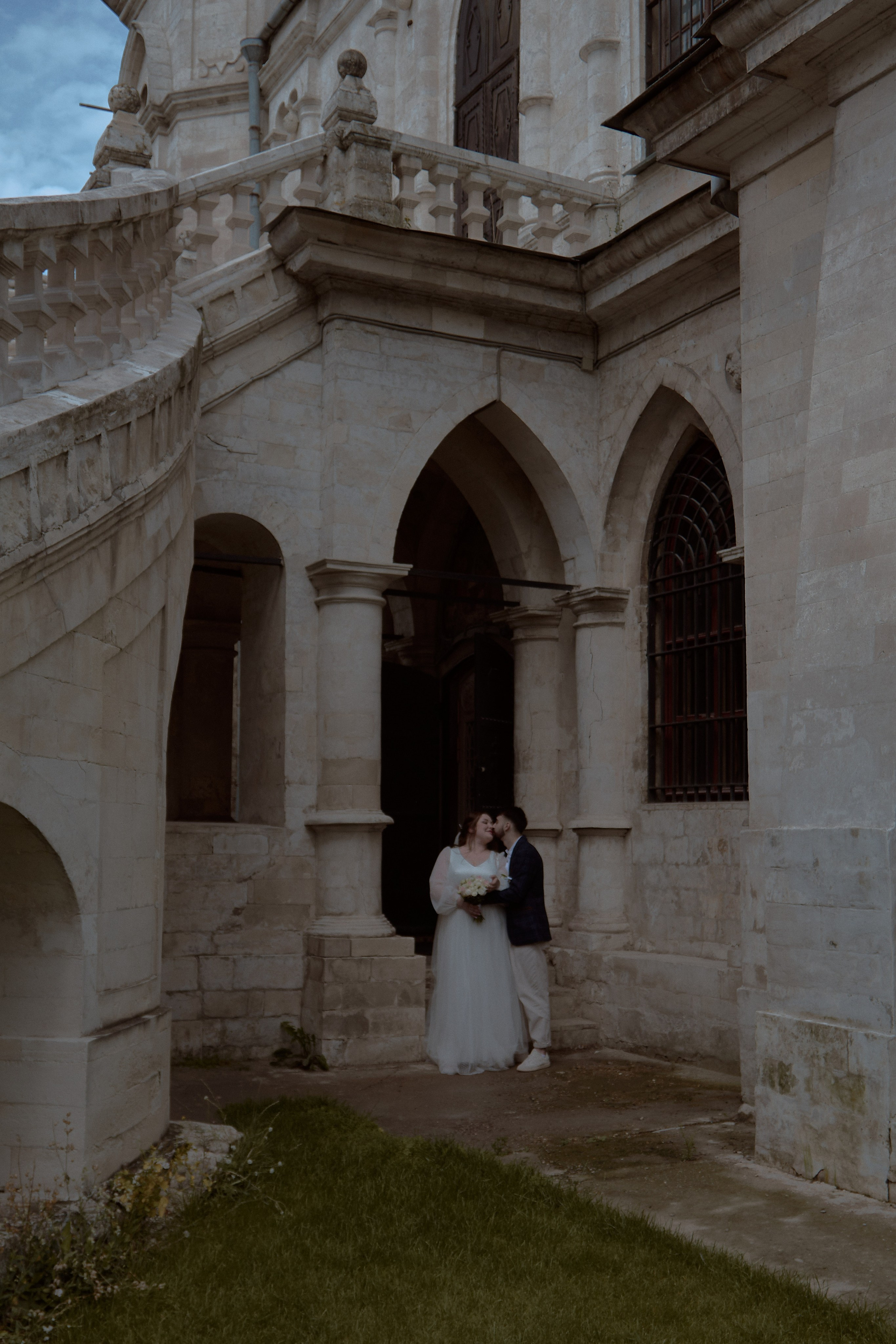 Виктория и Даниэль. Владимирский храм. Фотограф лавстори Москва/МО Приятелева Ангелина