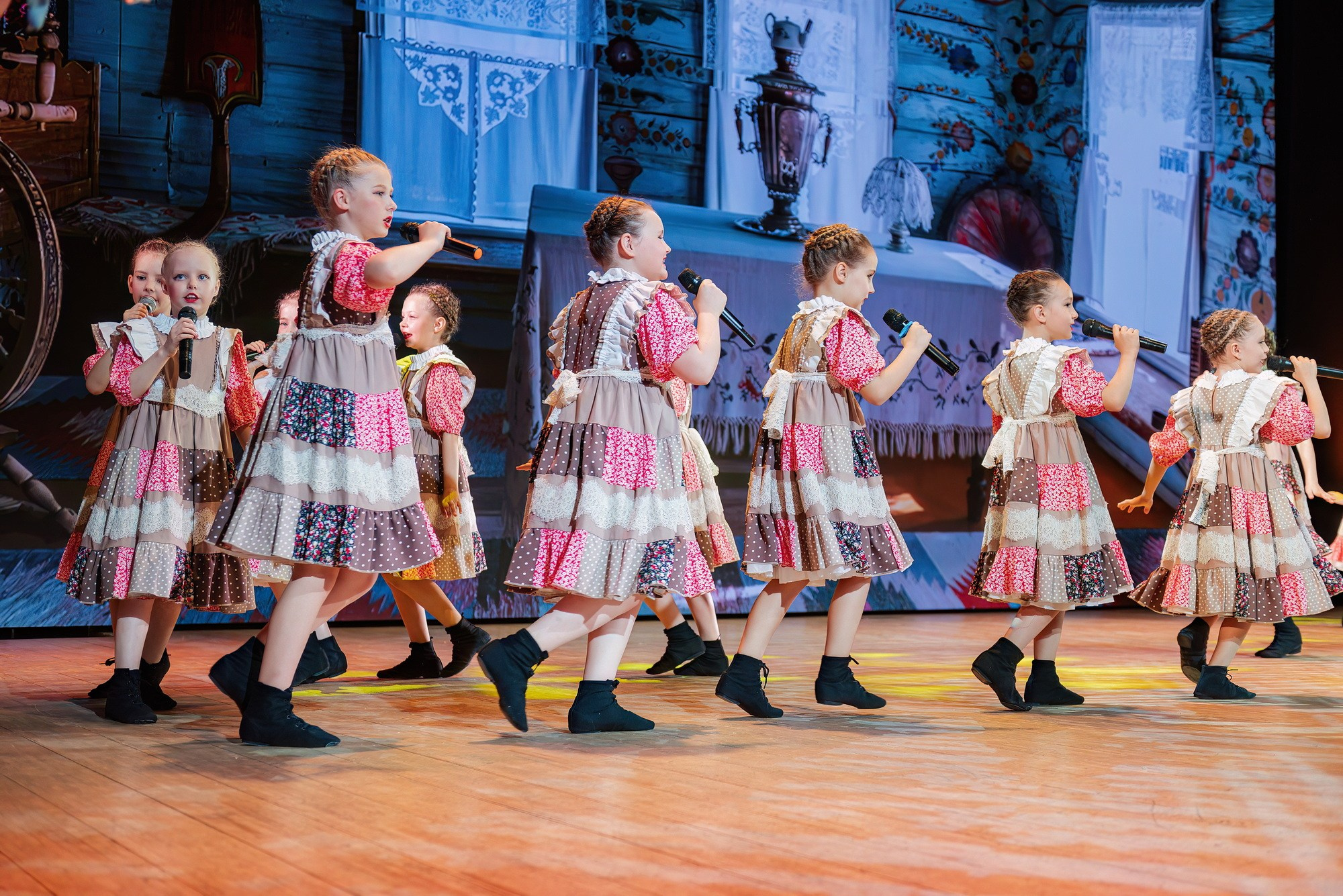 Отчетный концерт Образцового коллектива Алтая театра эстрадной песни «Созвездие». Свадебный и репортажный фотограф Никита Сницарев в Барнауле