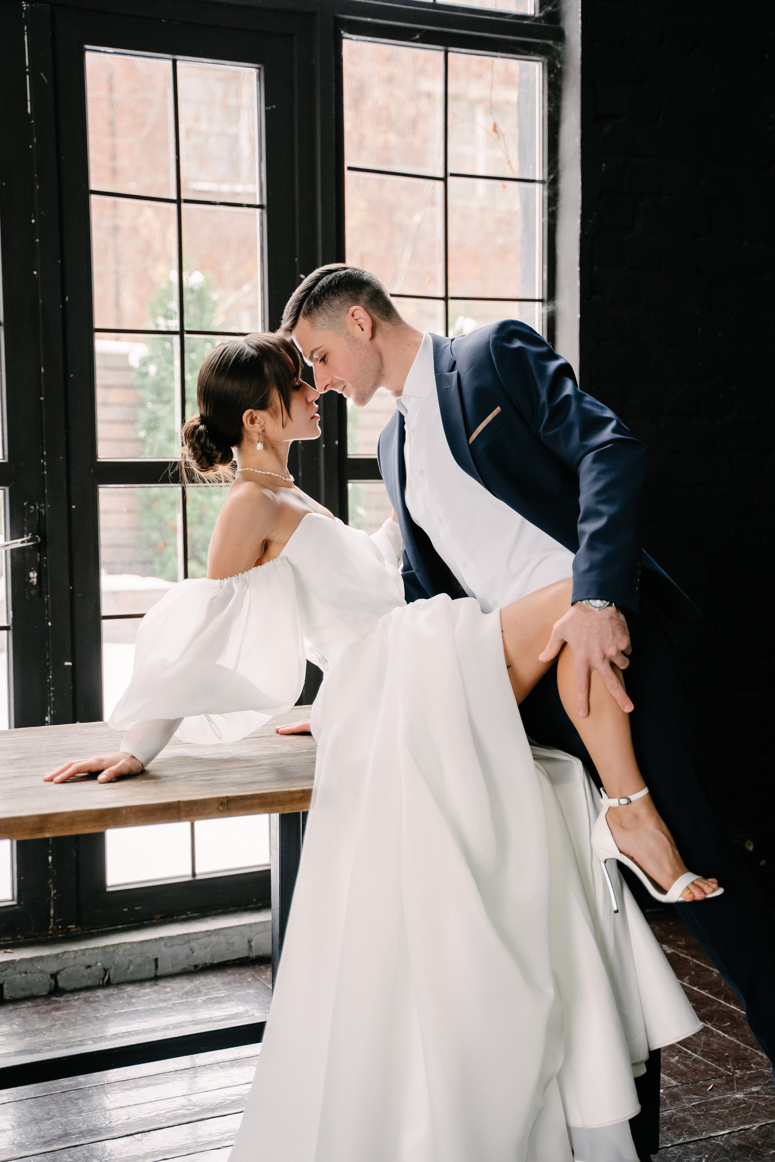 Свадебная фотосессия молодоженов в студии. Свадебный и семейный фотограф из Воронежа|Москвы Бубнова Екатерина