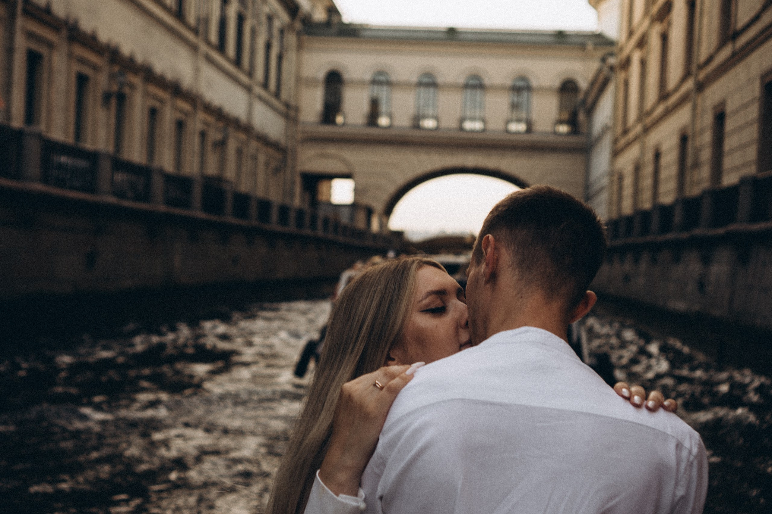 СВАДЕНБНАЯ СЬЕМКА НА КАТЕРЕ ПО КАНАЛАМ САНКТ-ПЕТЕРБУРГА И В АКВАТОРИИ НЕВЫ. Профессиональный фотограф, Санкт-Петербург — Виктория Богомолова