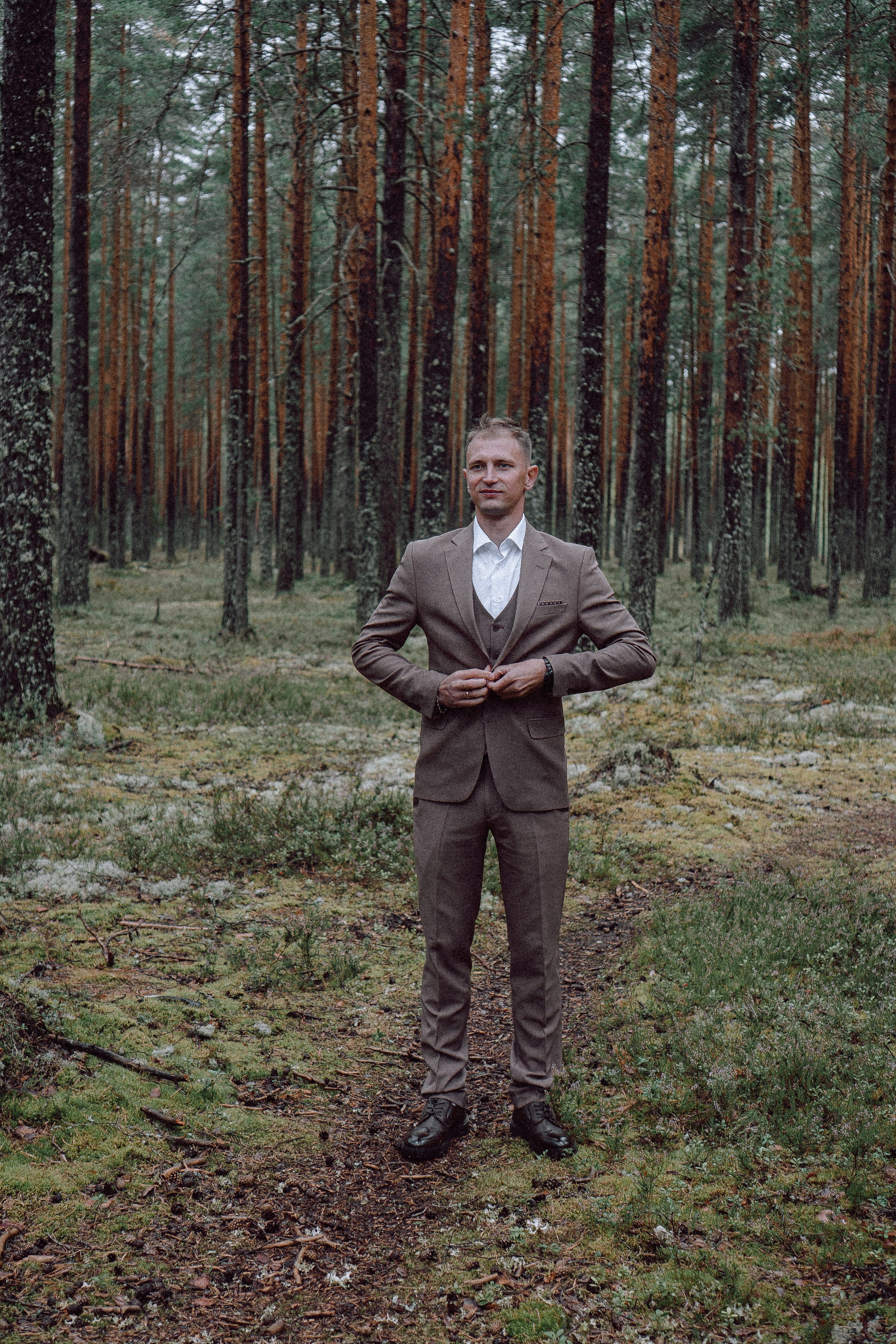 СВАДЕБНАЯ ФОТОСЕССИИЯ ПАРЫ В ГОРОДЕ ПРИОЗЕРСК В СОСНОВОМ ЛЕСУ И С ПИКАПОМ. Профессиональный фотограф, Санкт-Петербург — Виктория Богомолова