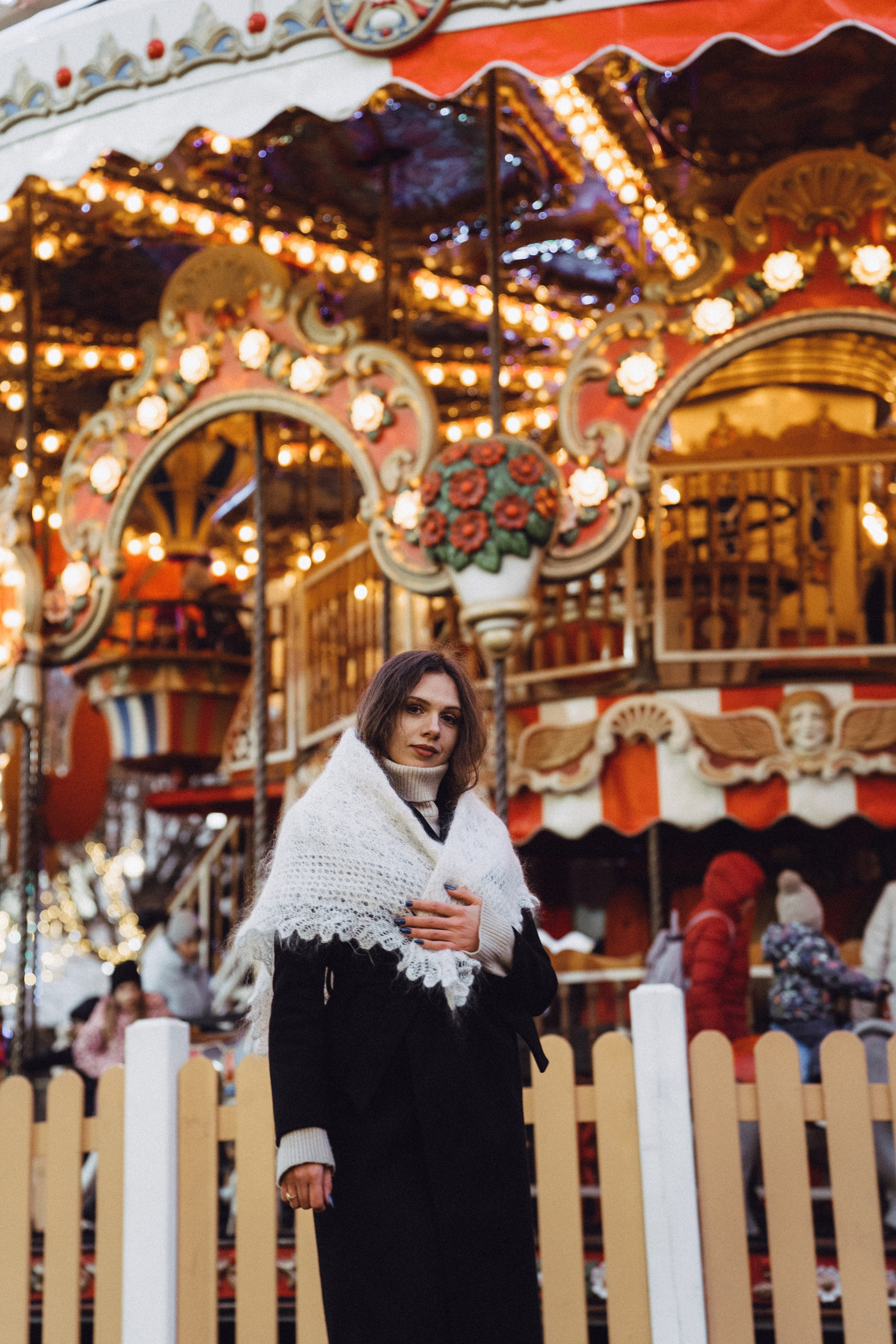 ПРОГУЛКА НА МАНЕЖНОЙ ПЛОЩАДИ ДЛЯ ДЕВУШКИ ПЕРЕД НОВЫМ ГОДОМ (НОВОГОДНЯЯ ФОТОСЕССИИЯ НА МАНЕЖНОЙ ПЛОЩАДИ). Профессиональный фотограф, Санкт-Петербург — Виктория Богомолова