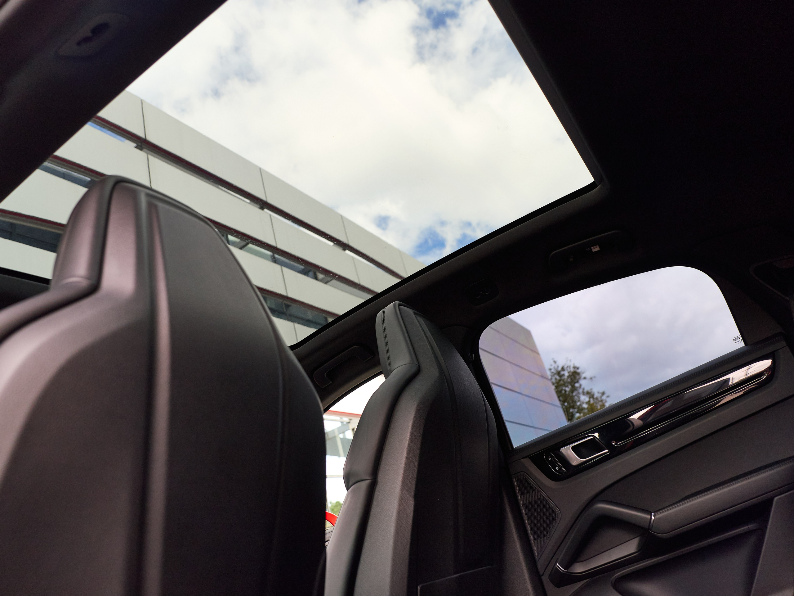 Porsche Cayenne. IDeAI studio