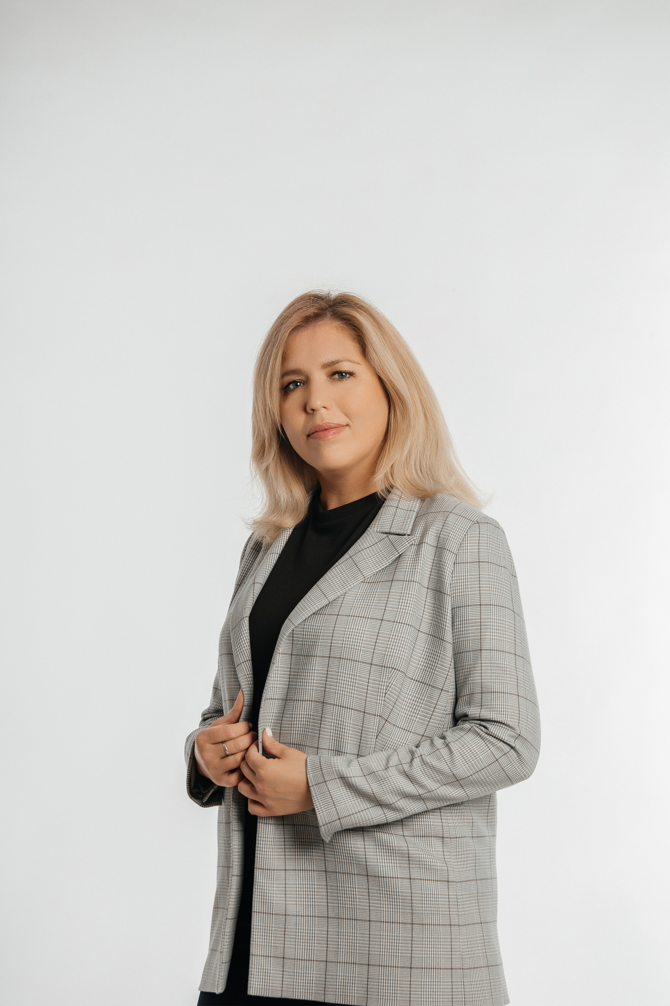 Бизнес портрет. Гарутис Лидия профессиональный фотограф в Чите