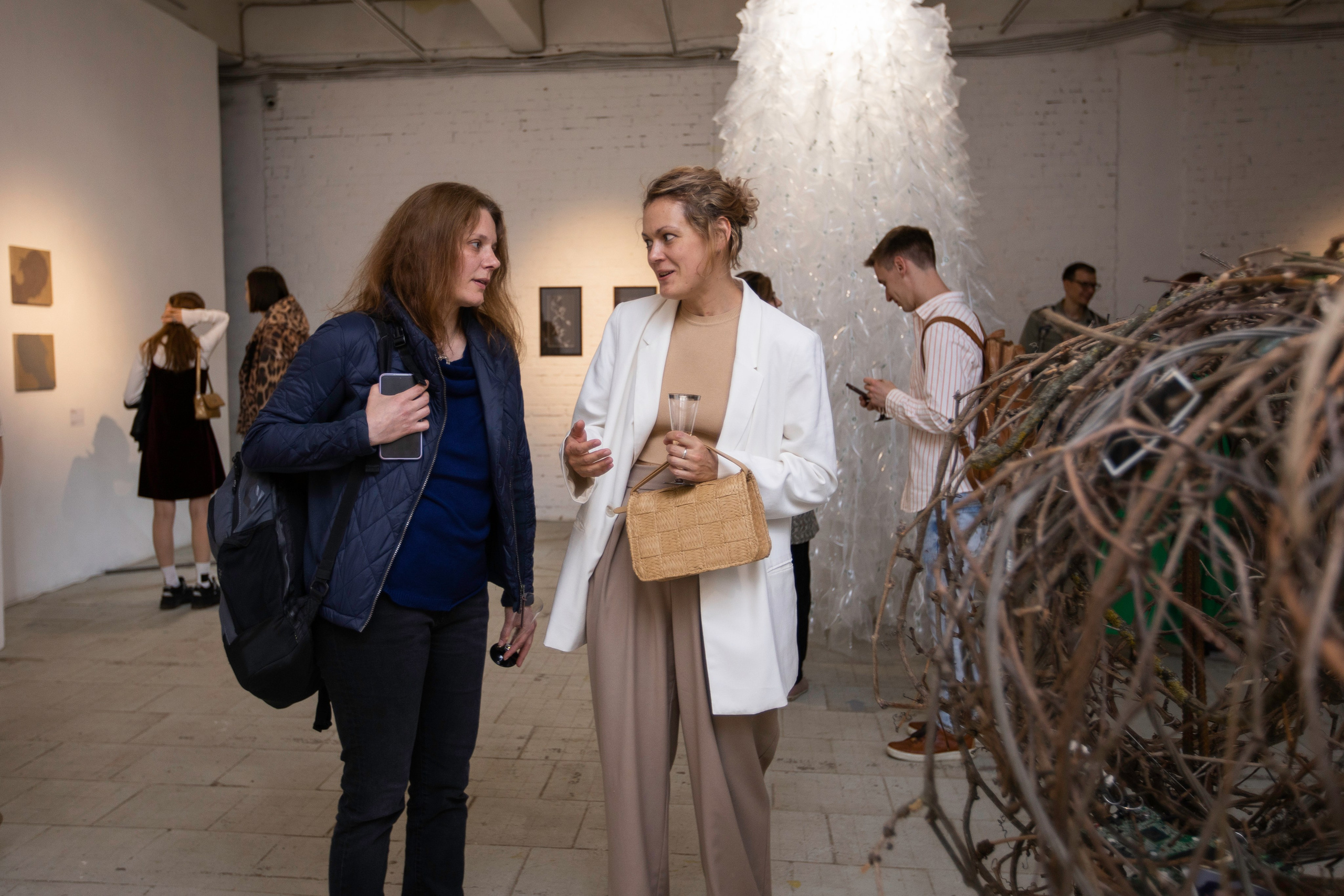 Открытие выставки пульсирующая материя. Фотограф в Москве Десятова Ксения