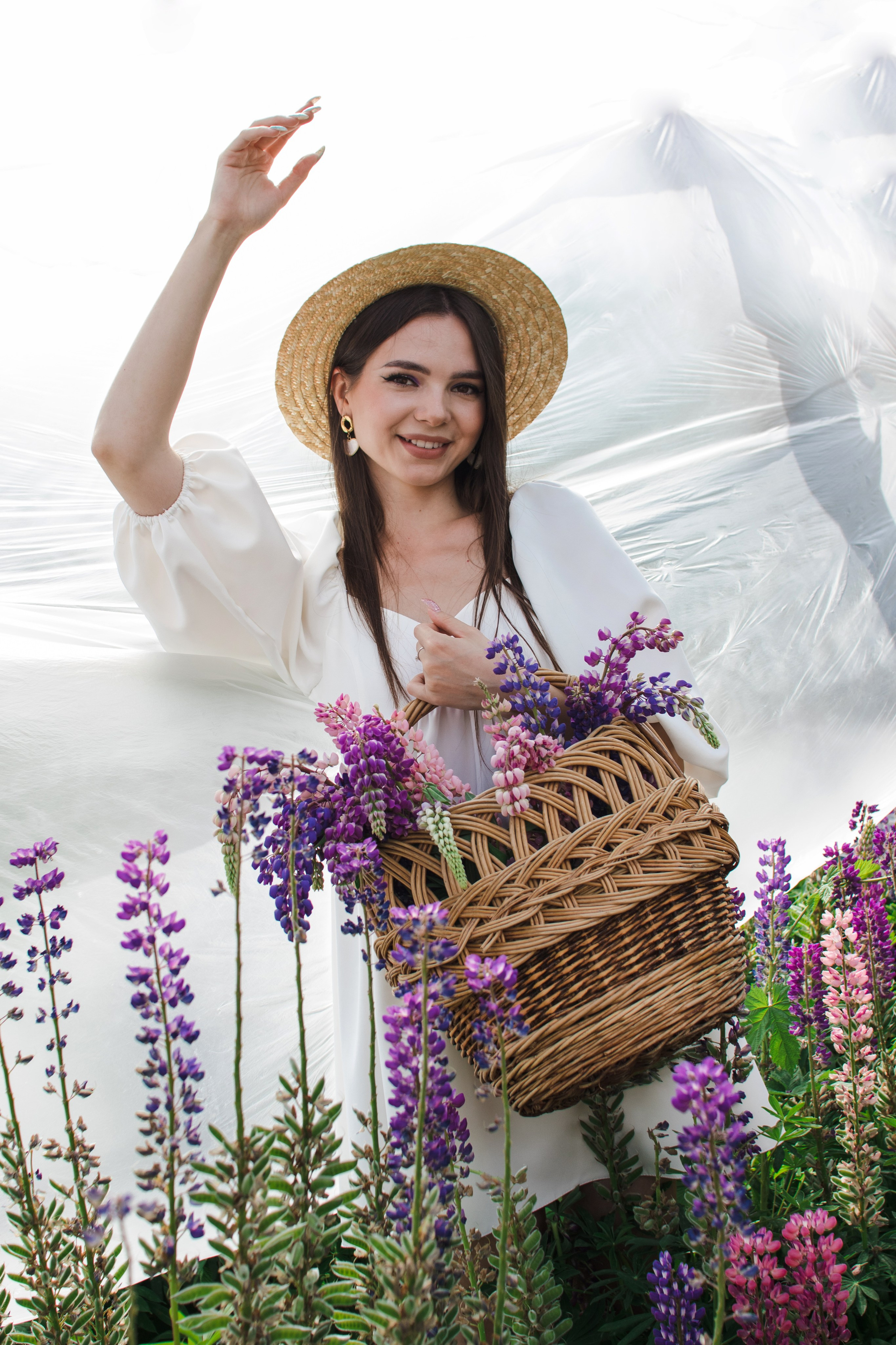 Девушках в люпинах