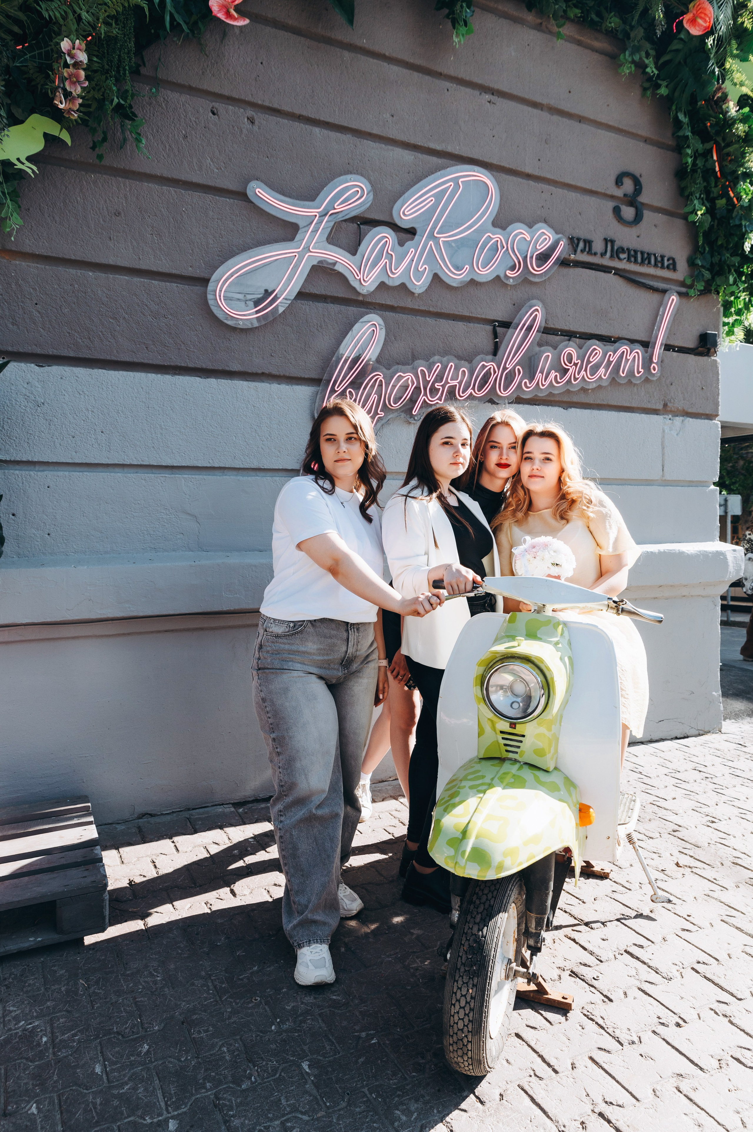 Пл. Ленина, прогулка. Фотограф в Новосибирске