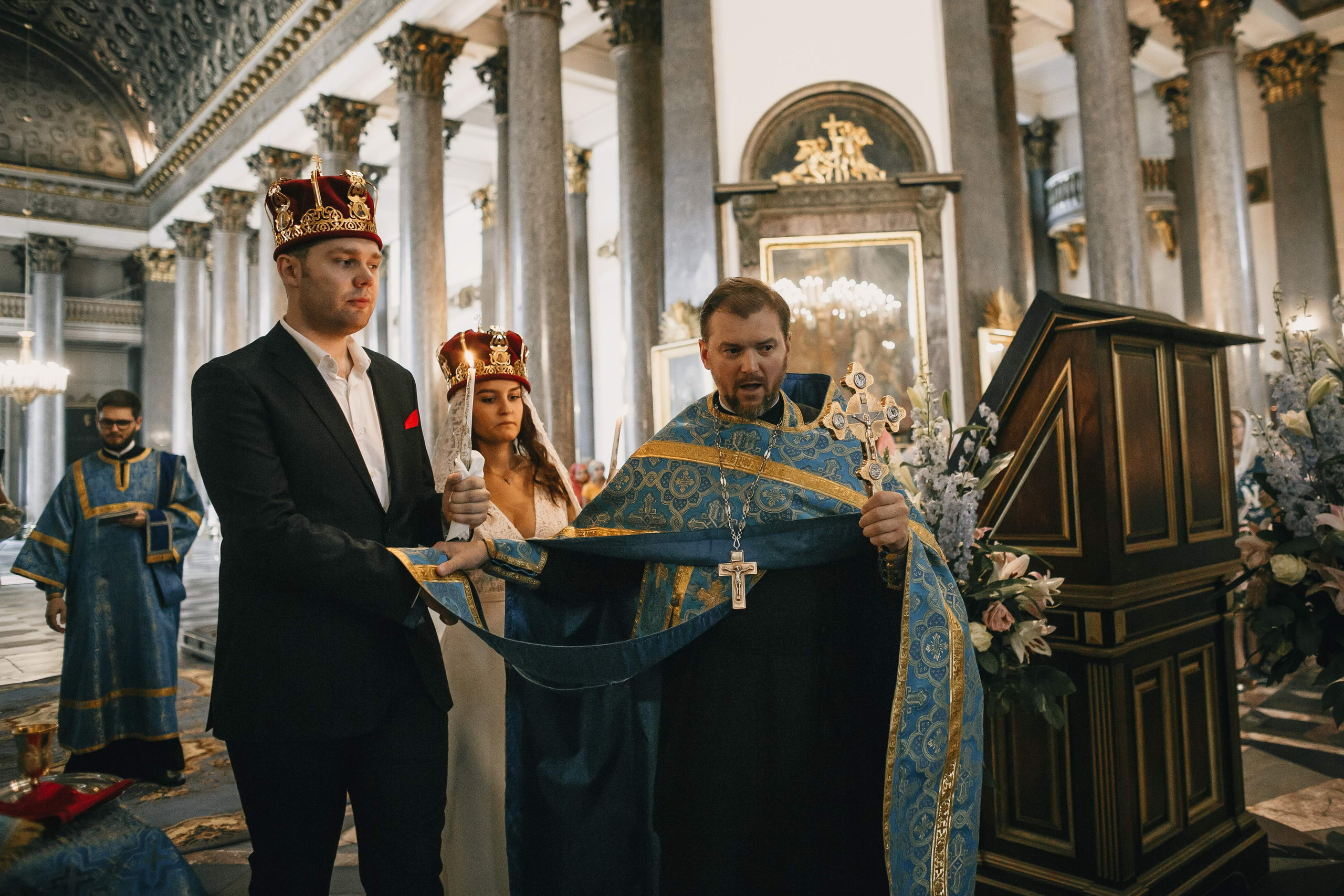 Венчание интернациональное. Свадебный фотограф Игорь Брундасов 8PHOTO на свадьбу венчание загс СПб