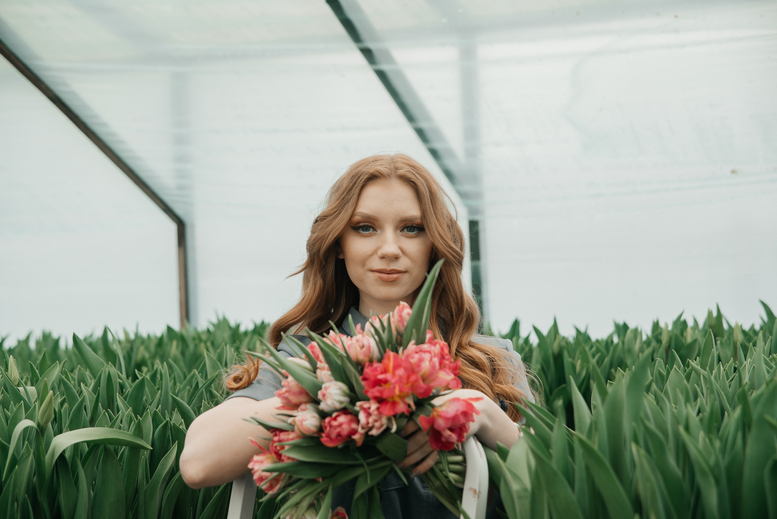 Фотосессия в тюльпанах. Свадебный и семейный фотограф в городе Смоленске