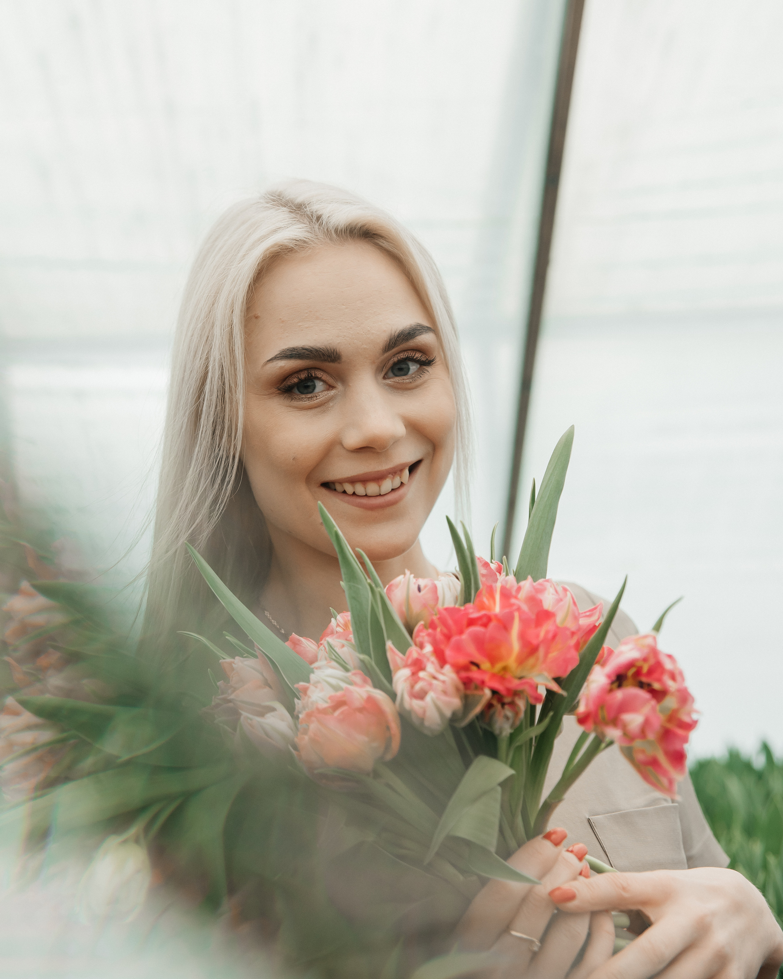 Фотосессия в тюльпанах. Свадебный и семейный фотограф в городе Смоленске