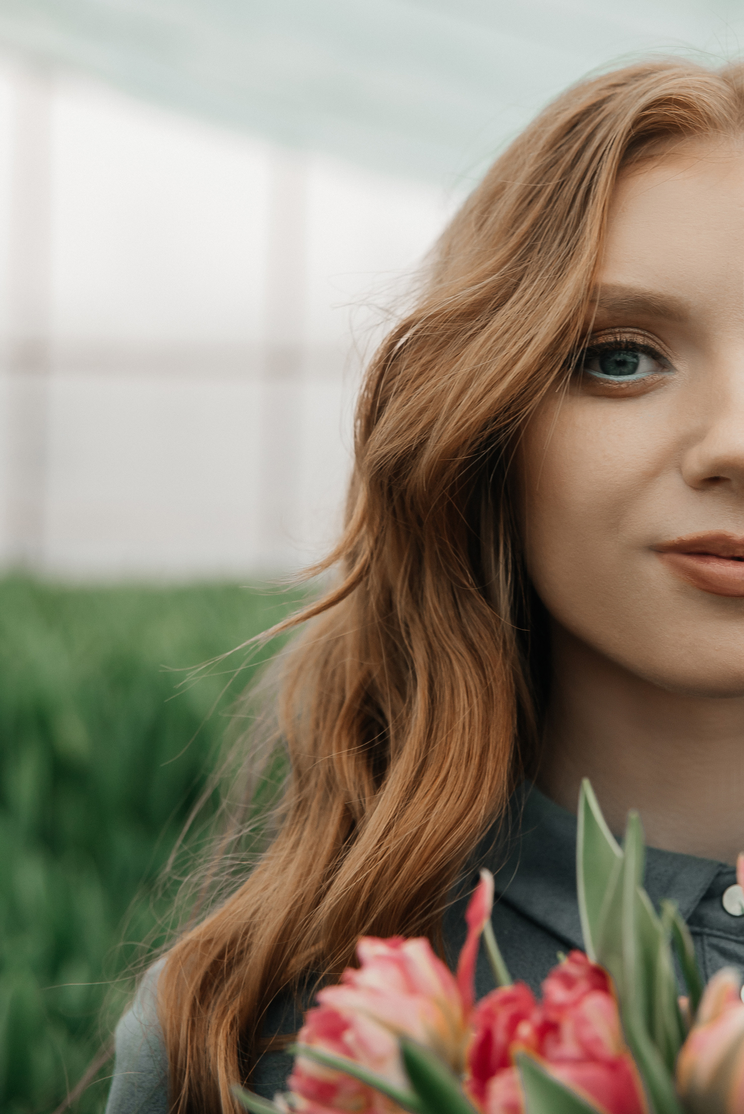 Фотосессия в тюльпанах. Свадебный и семейный фотограф в городе Смоленске