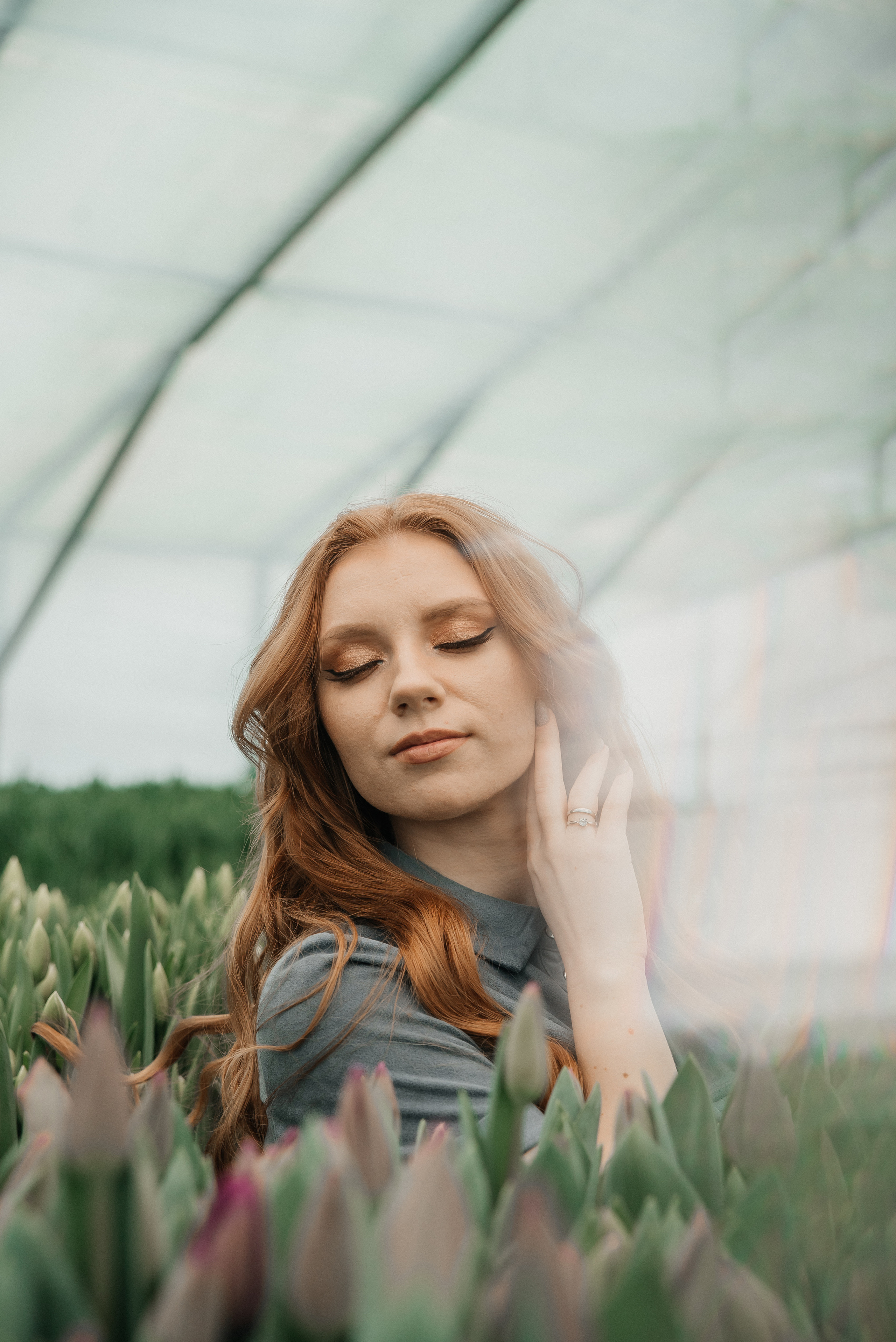 Фотосессия в тюльпанах. Свадебный и семейный фотограф в городе Смоленске