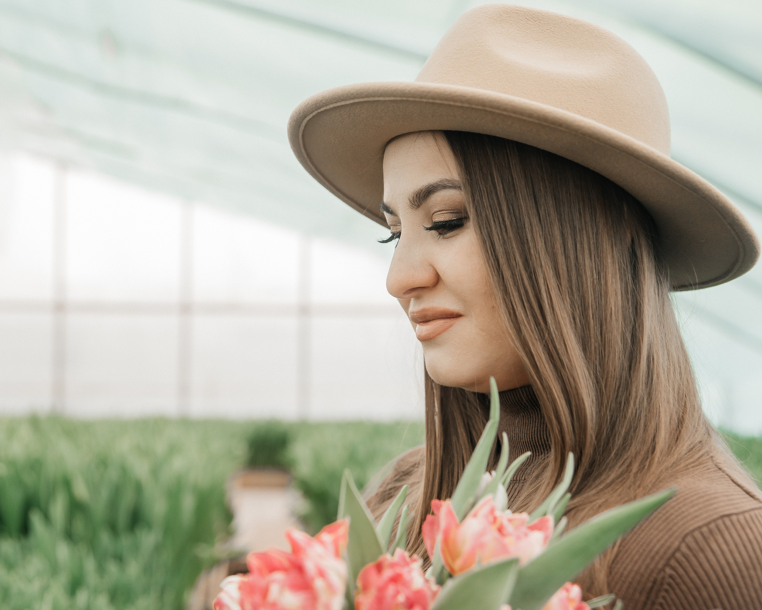 Фотосессия в тюльпанах. Свадебный и семейный фотограф в городе Смоленске
