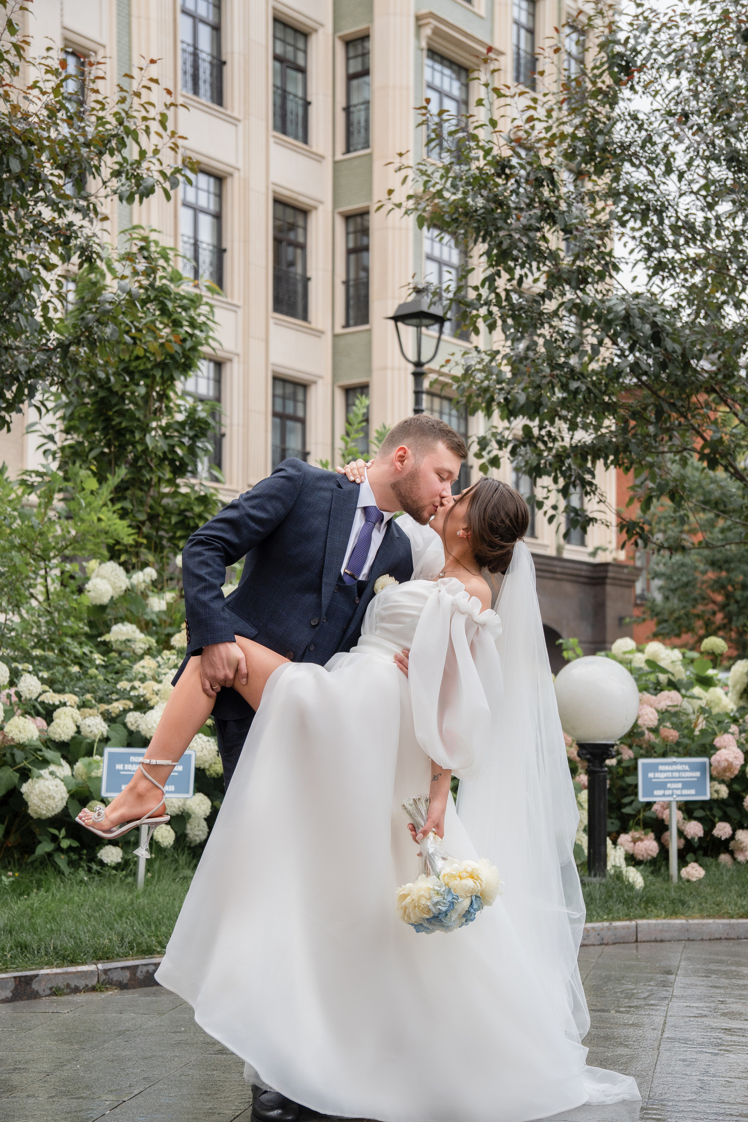 Свадебная прогулка_Максим+Юлия. Контент-съёмка и бизнес-портреты в Москве. Виктория Кулюкина
