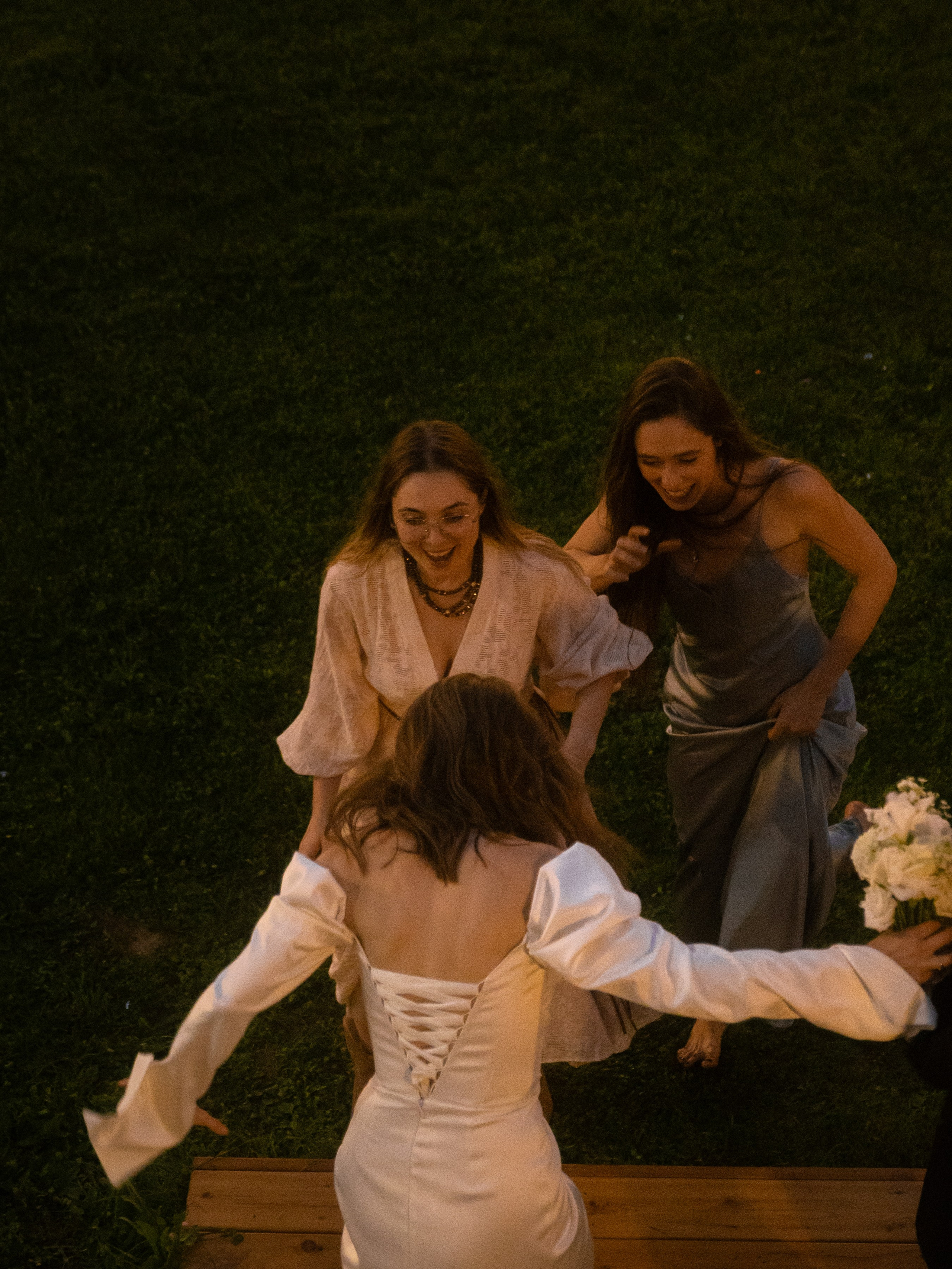 Алиса и Слава, роспись в Москве и вечеринка на природе, подальше от города. Фотограф в Москве Екатерина Черненко