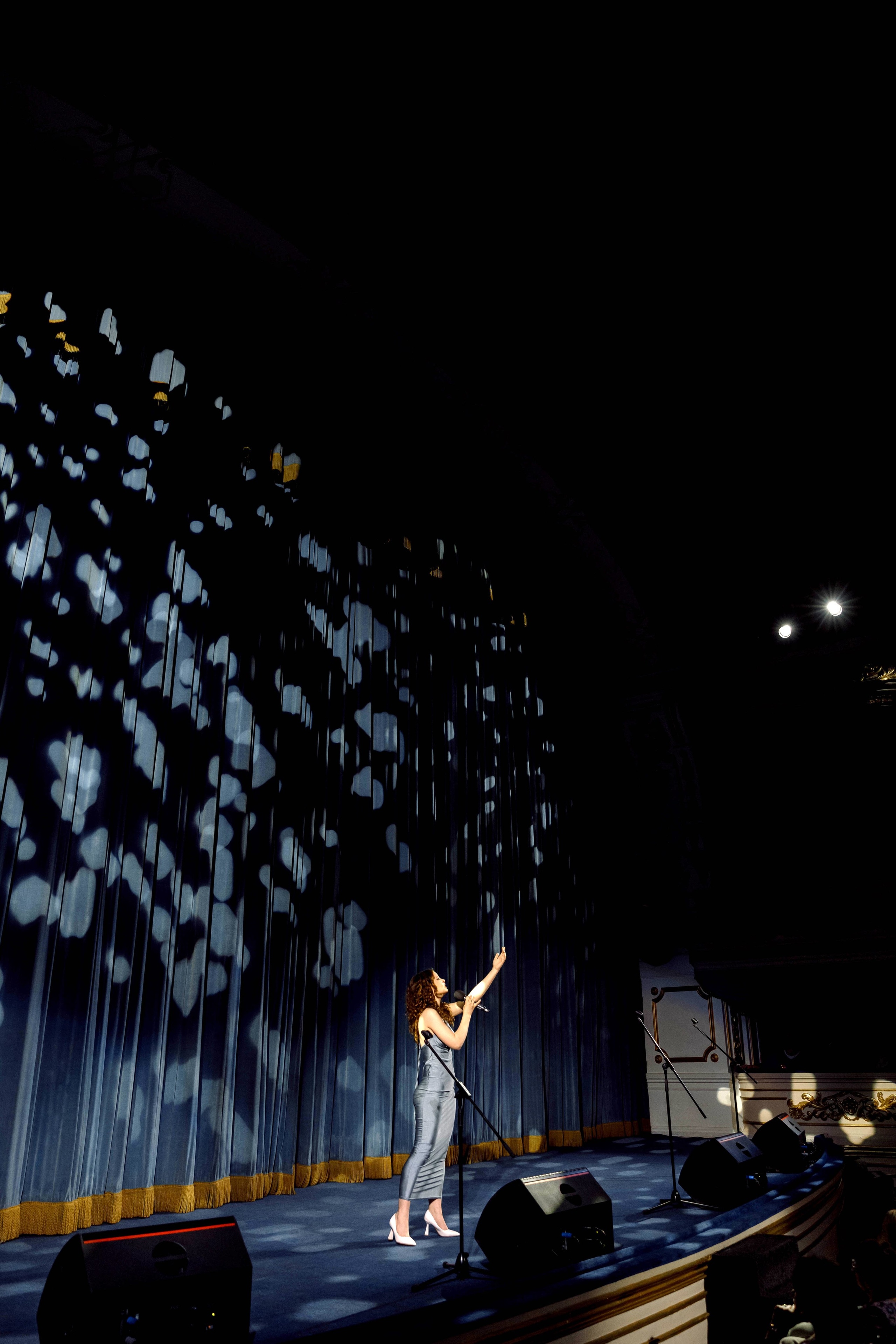 Гимназия 25 — последний звонок (Драм Театр). Свадебный фотограф Иркутск, репортажный фотограф Иркутск