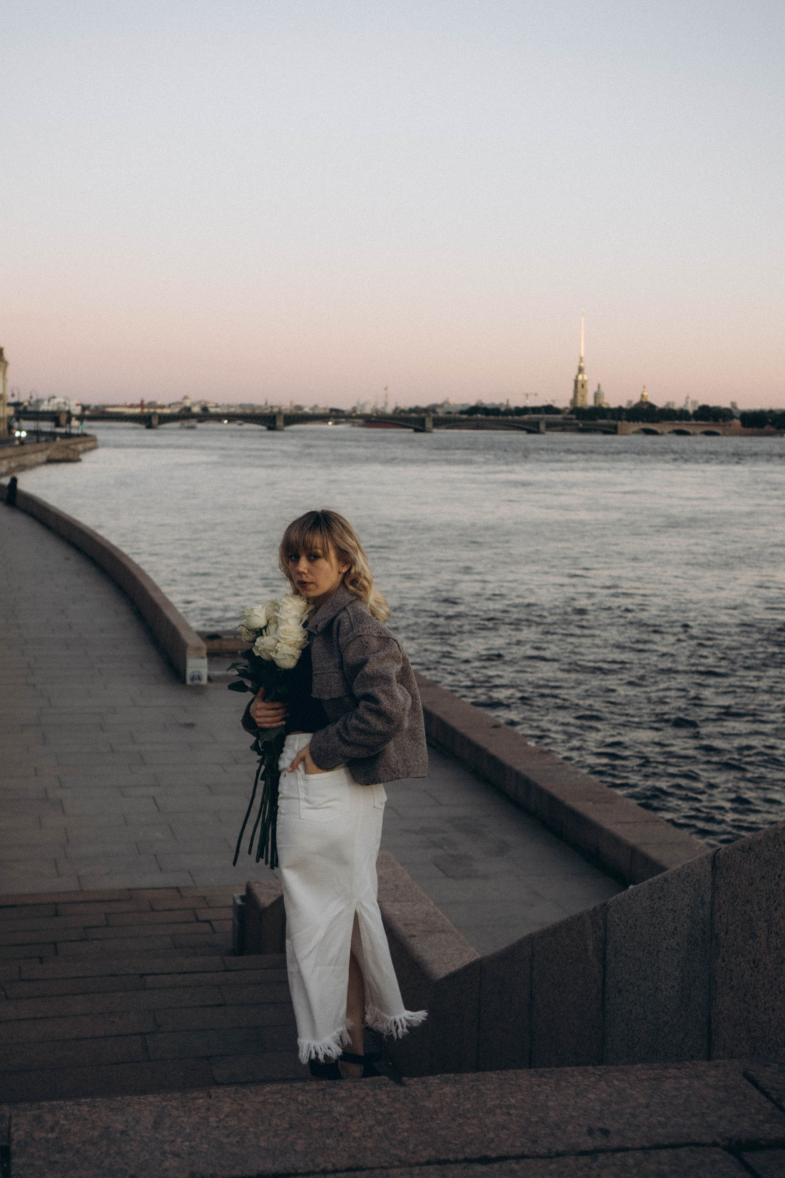 ПРОГУЛКА ПО ГОРОДУ В БЕЛЫЕ НОЧИ (другой вариант). Профессиональный фотограф, Санкт-Петербург — Виктория Богомолова
