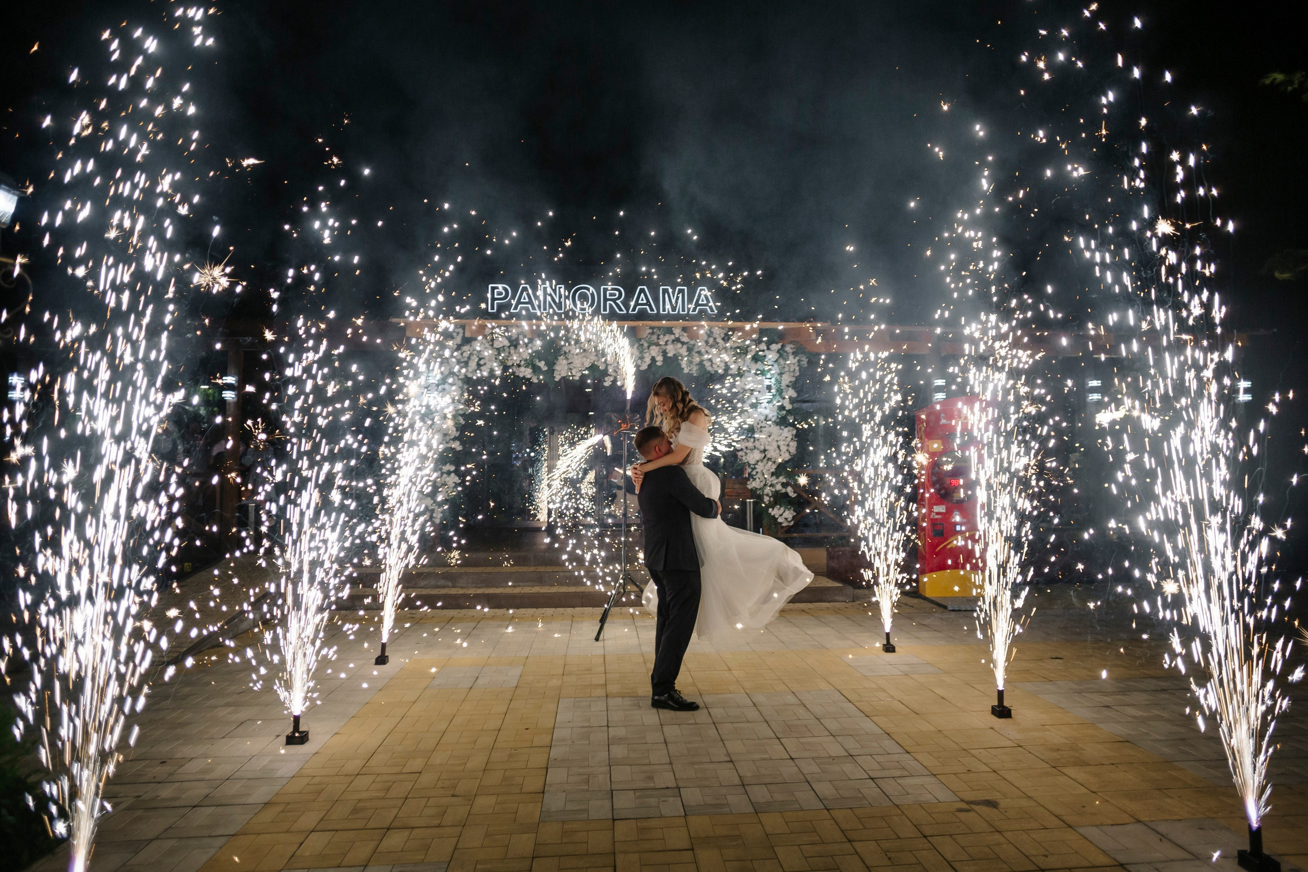 СВАДЕБНЫЕ ЭФФЕКТЫ «ФЕНИКС»