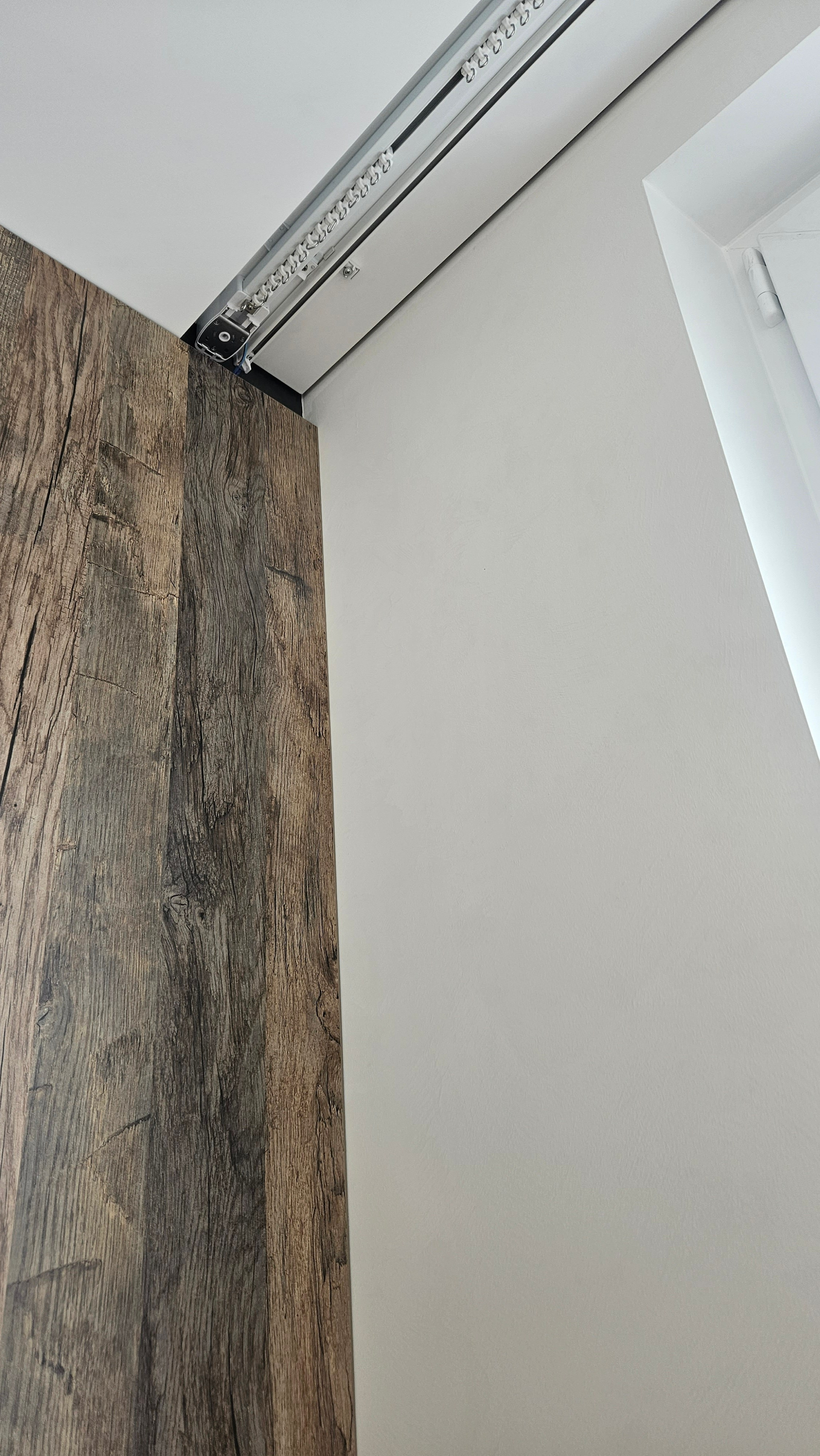 Профильные и декоративные карнизы. Студия интерьерных решений SUNHOUSE. Натяжные потолки, шторы, текстиль