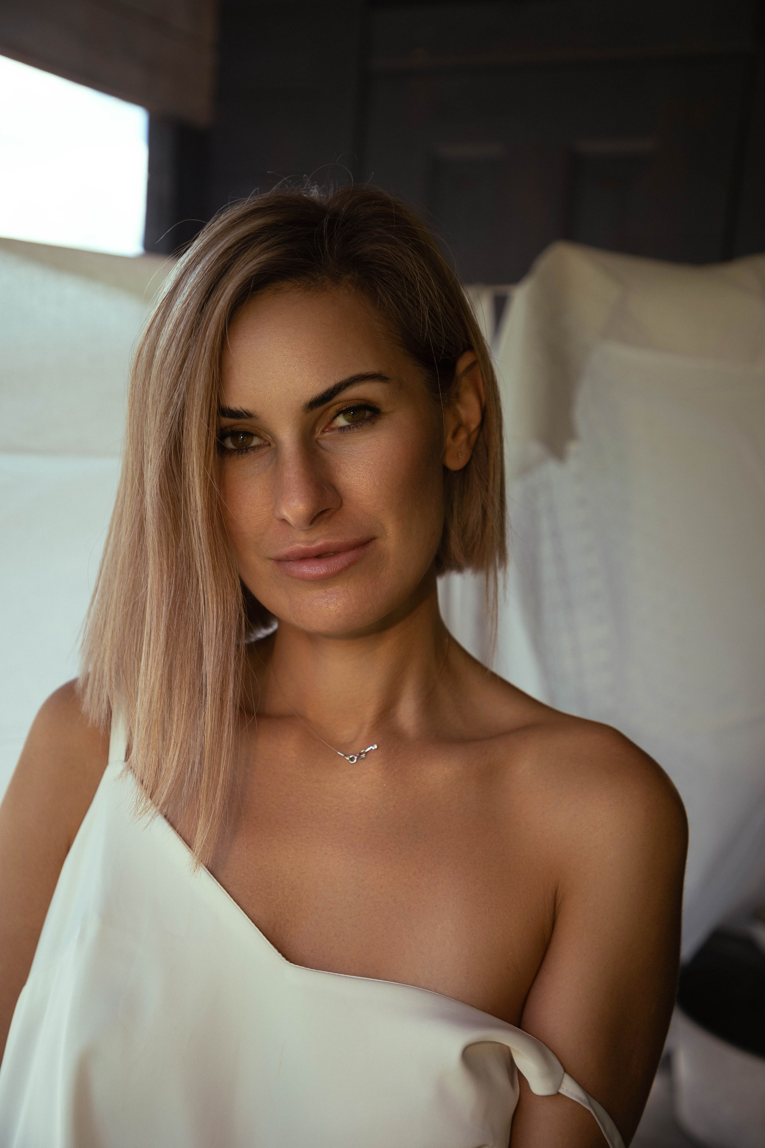 Девушка с персиками. Фотограф Анастасия Тихонова