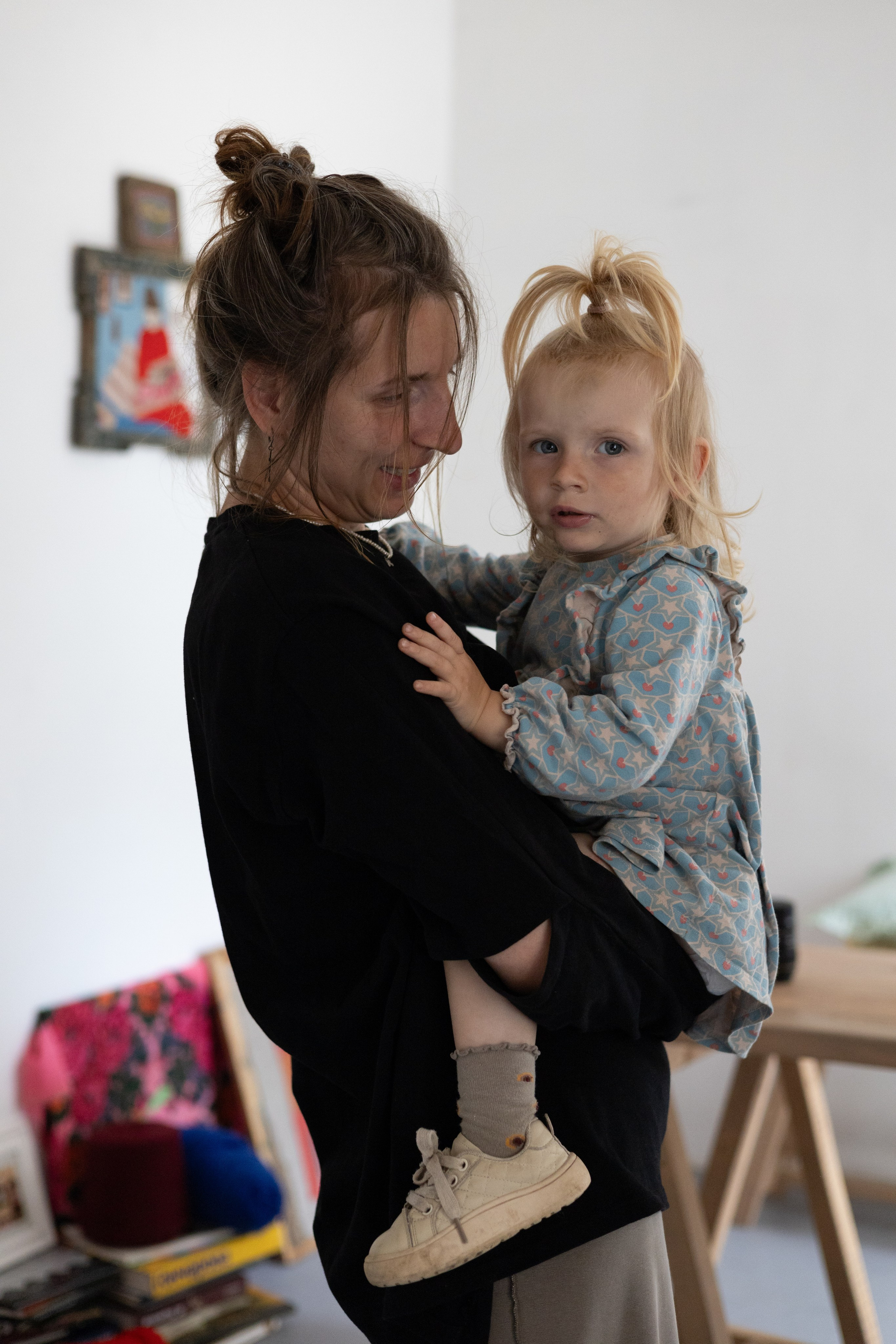 Вера и дети в мастерской. Портрет художника. Марина Лавинская Фотограф из Москвы