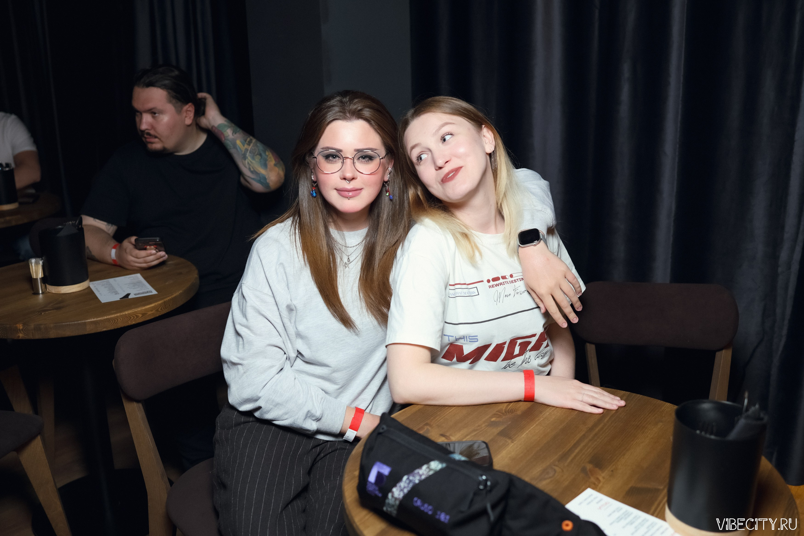 Стендап клуб Локация. VIBECITY.RU Вайб Сити Ру Фоторепортажи Фотоотчеты Калининград