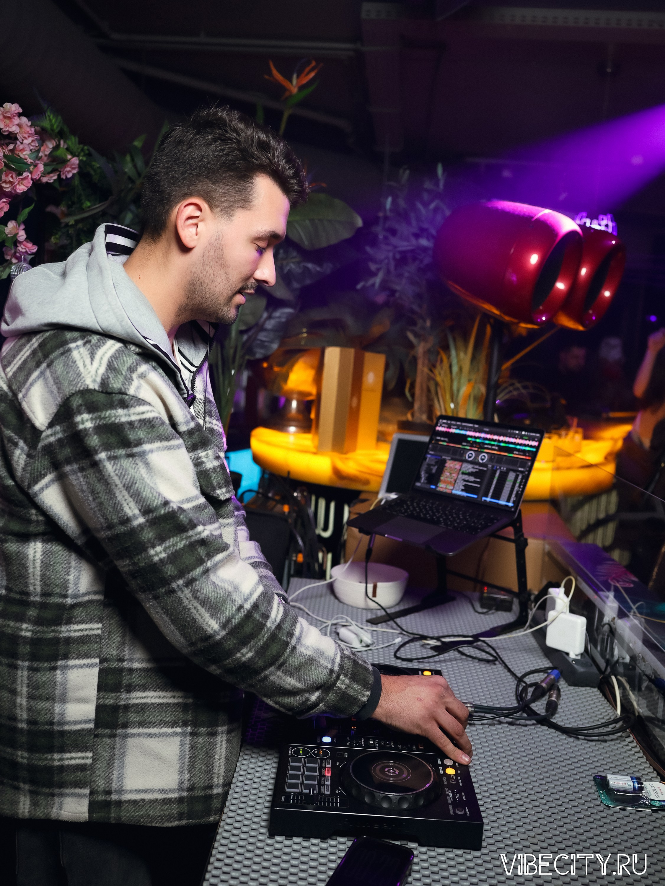 DOUBLE U. VIBECITY.RU Вайб Сити Ру Фоторепортажи Фотоотчеты Калининград