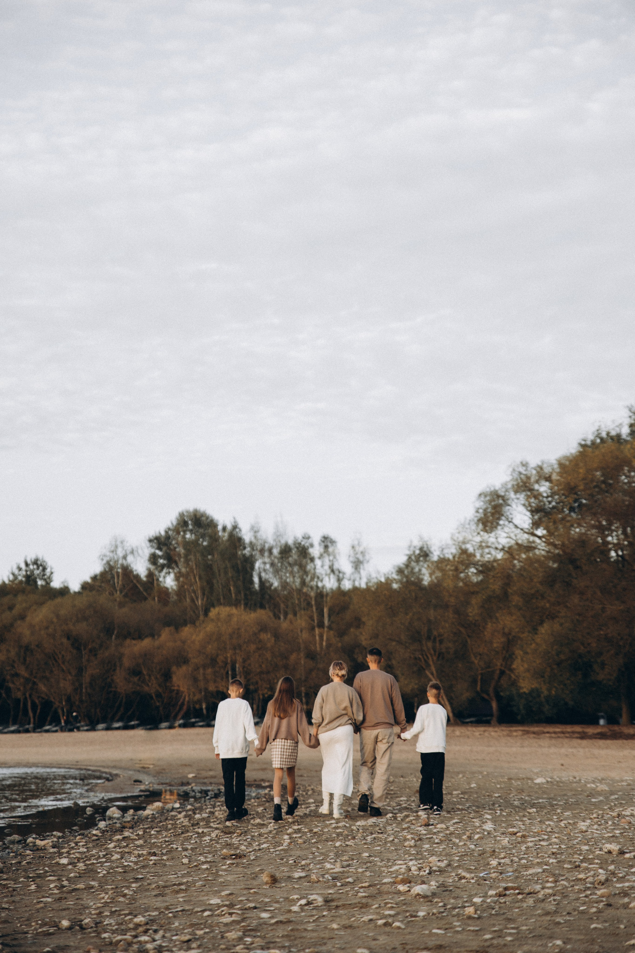 Большая семья на маленьком море. Репортажный и детский фотограф в Минске
