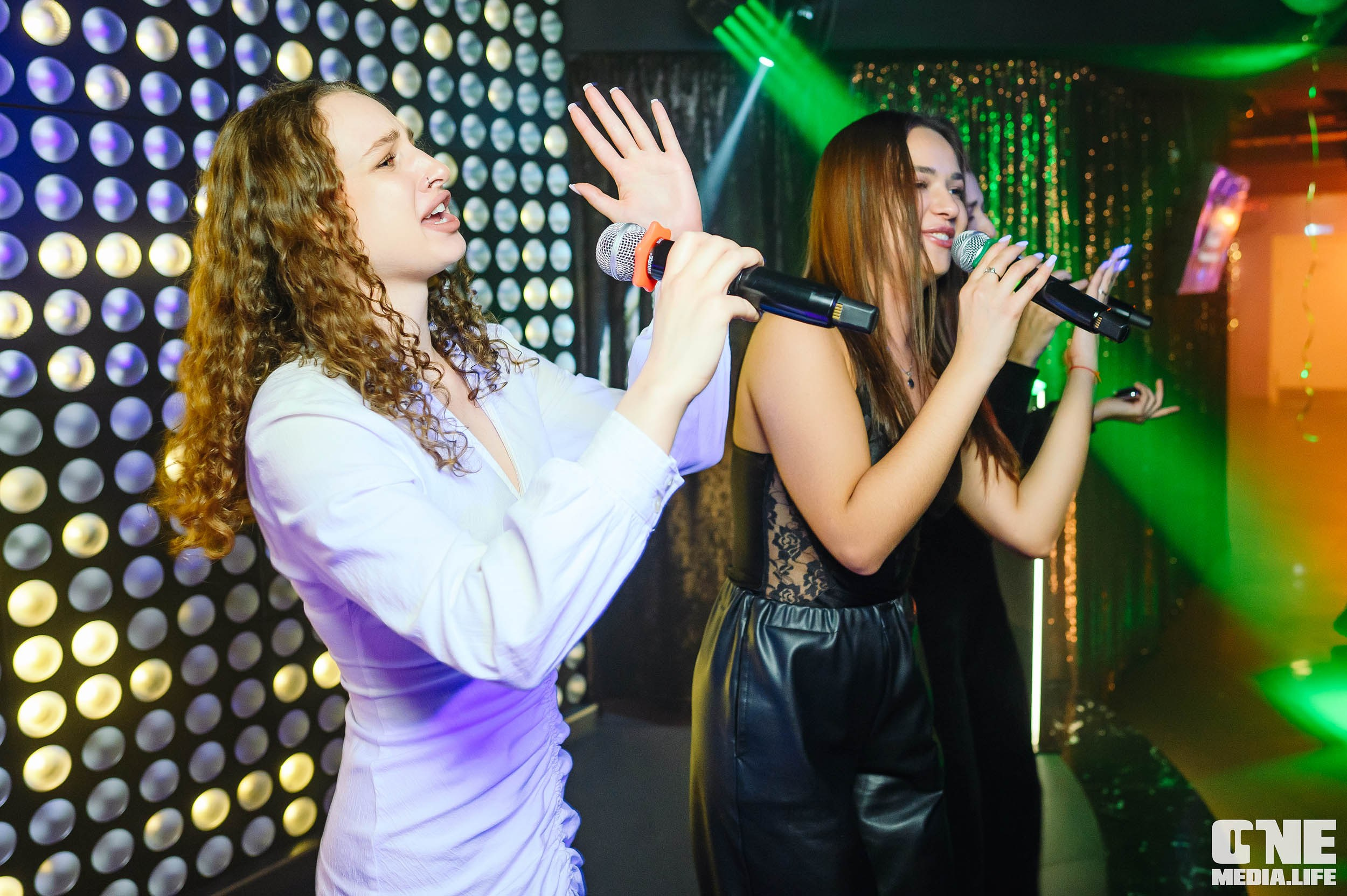 Фотоотчет из караоке-клуба Эйфория. One Media Life: фоторепортажи, фотоотчеты с мероприятий и заведений