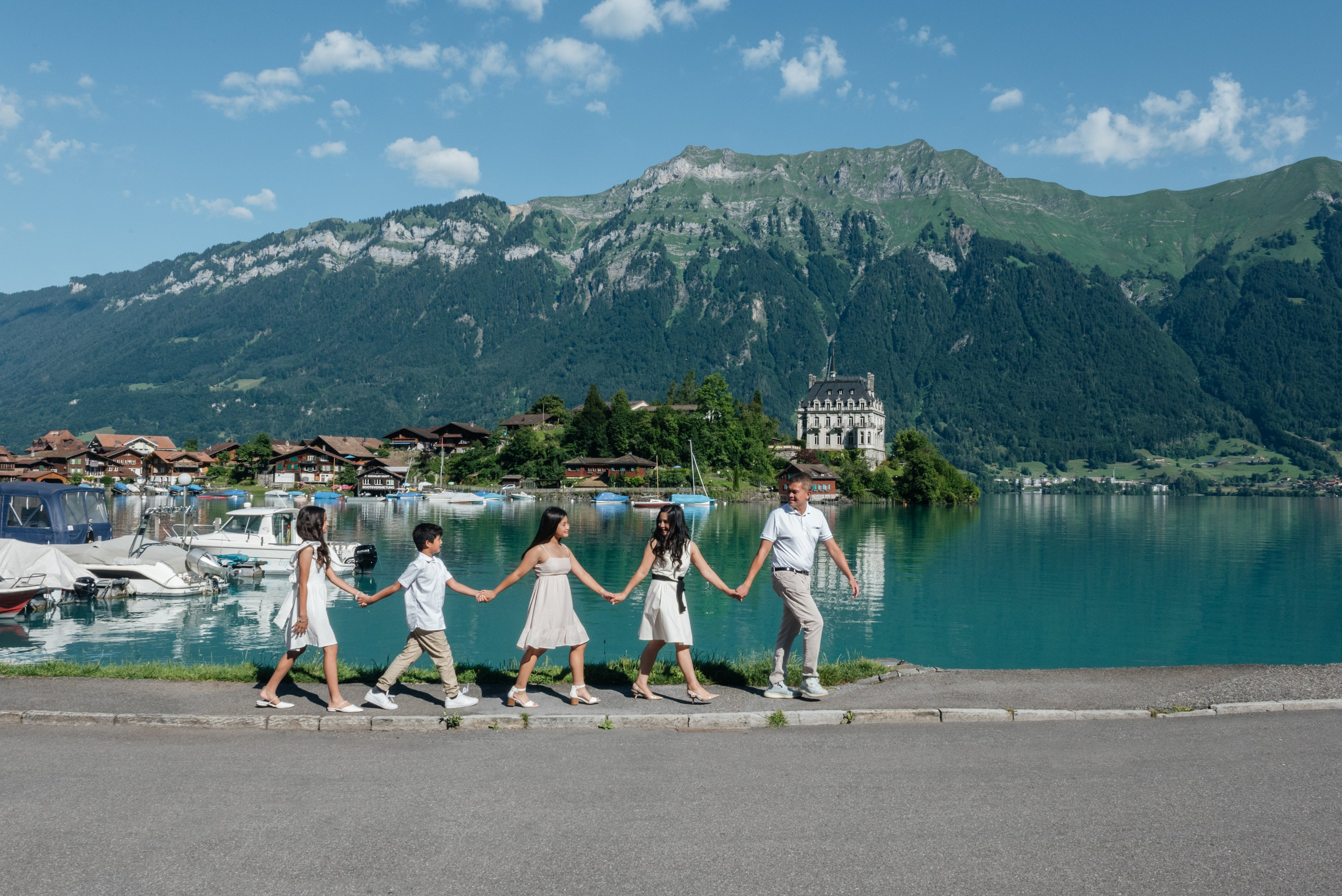 Jon, Michelle, Camille, Gabriel and Hannah (Iseltwald). Photographer in Interlaken area