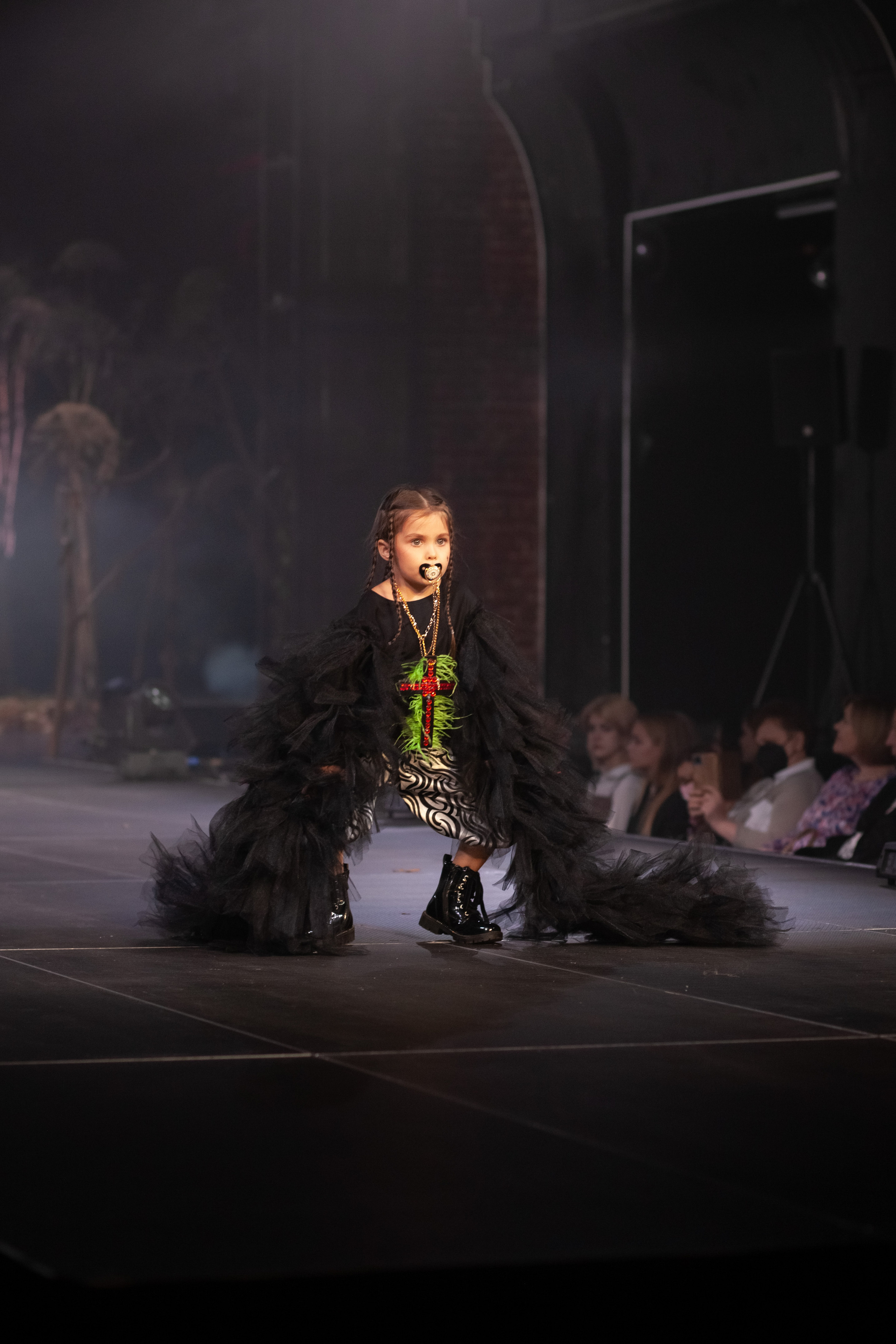 MagicFashionWeek — коллекция «VORONы» дизайнера Анастасии Фахретдиновой